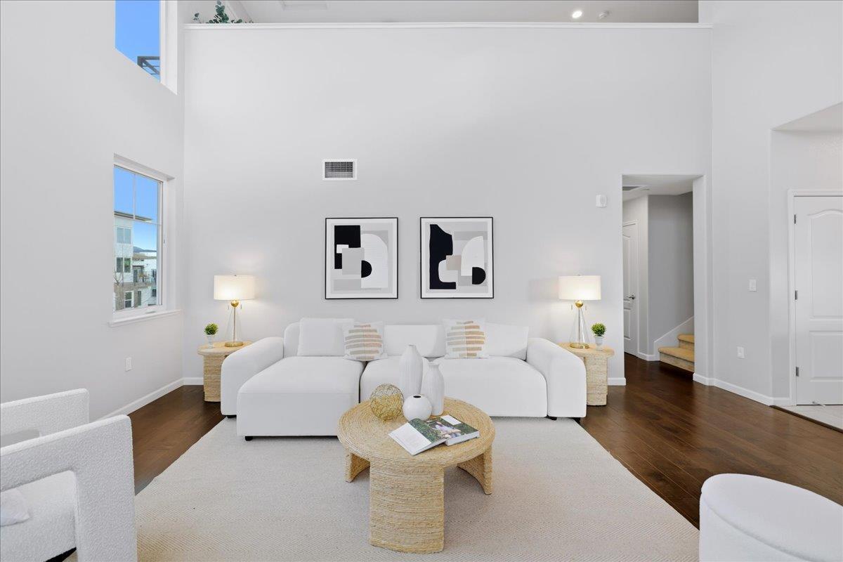 Detail Gallery Image 5 of 65 For 218 William Manly St #2,  San Jose,  CA 95136 - 3 Beds | 2 Baths