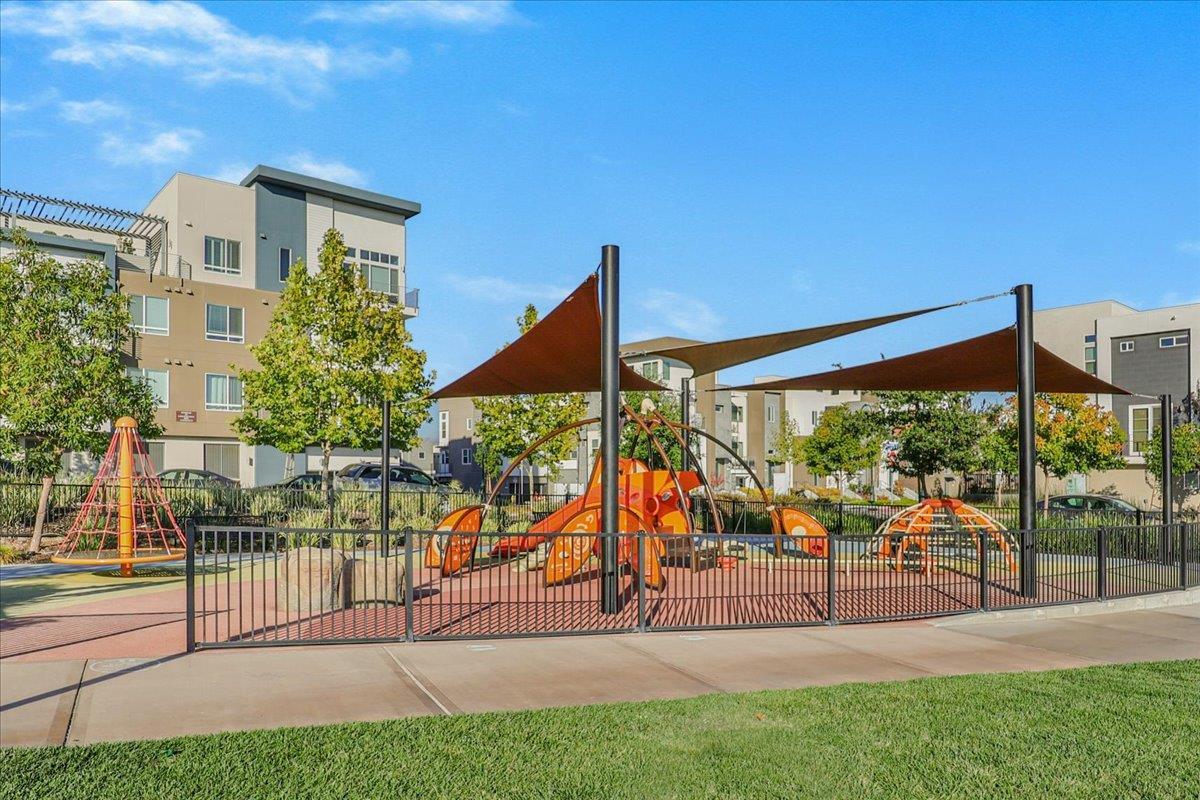 Detail Gallery Image 52 of 65 For 218 William Manly St #2,  San Jose,  CA 95136 - 3 Beds | 2 Baths