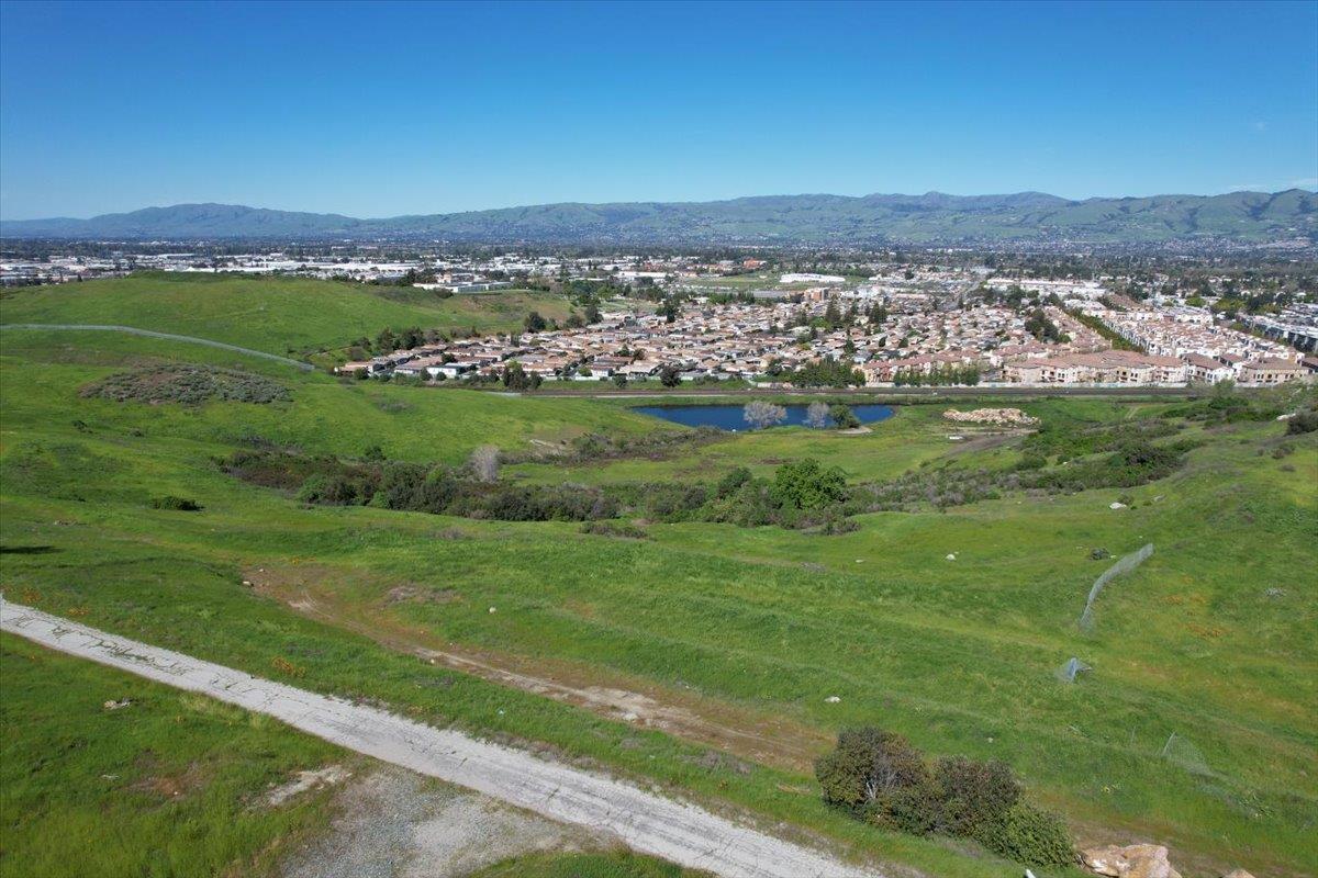 Detail Gallery Image 55 of 65 For 218 William Manly St #2,  San Jose,  CA 95136 - 3 Beds | 2 Baths