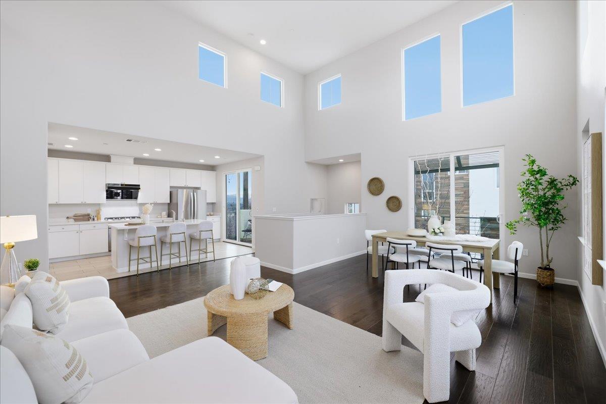 Detail Gallery Image 6 of 65 For 218 William Manly St #2,  San Jose,  CA 95136 - 3 Beds | 2 Baths