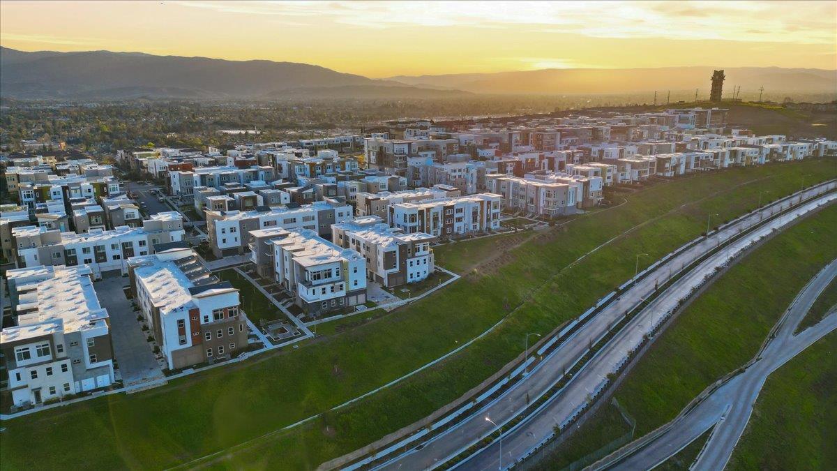 Detail Gallery Image 64 of 65 For 218 William Manly St #2,  San Jose,  CA 95136 - 3 Beds | 2 Baths