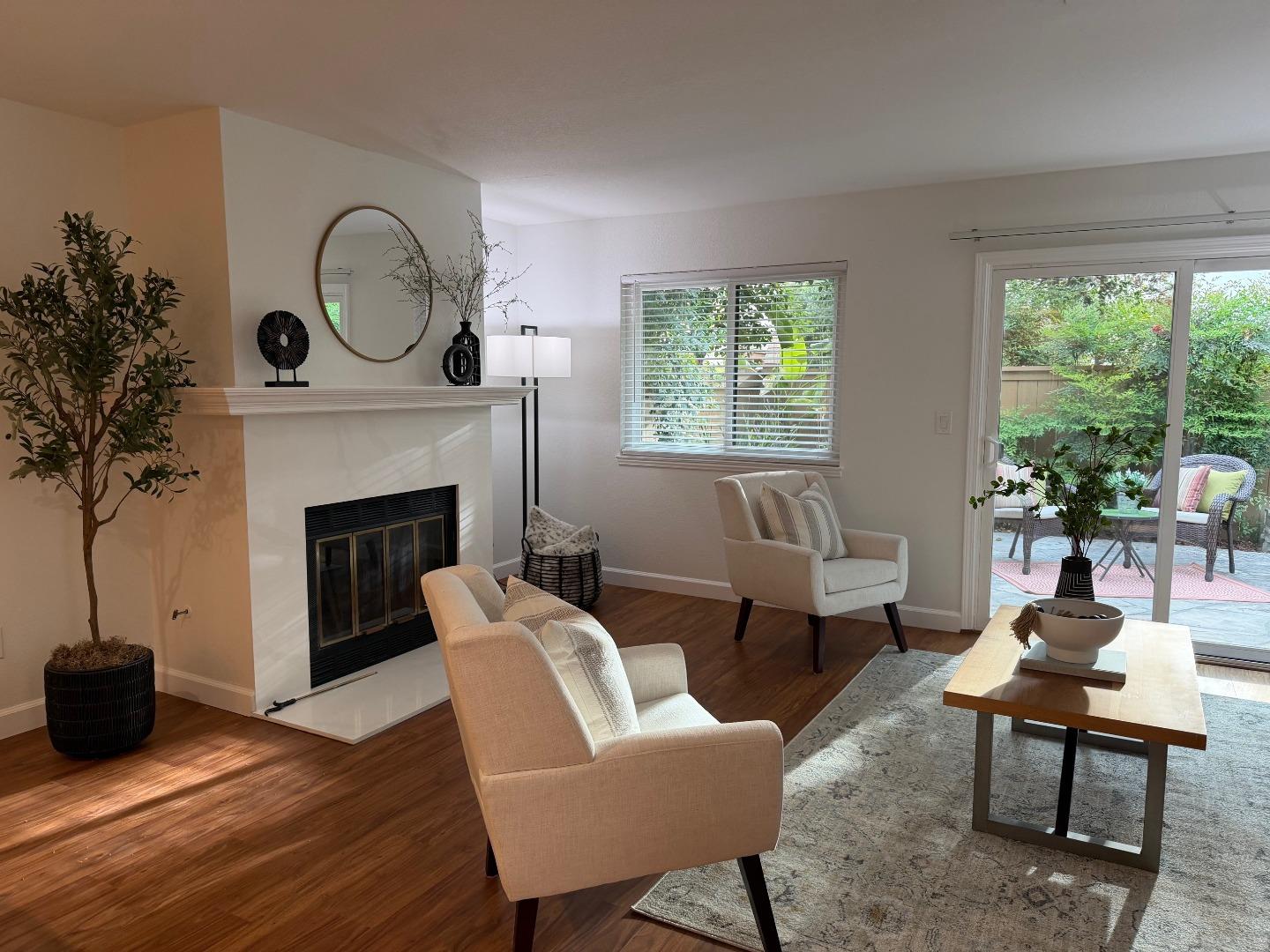 Detail Gallery Image 4 of 23 For 1362 Keenan Way, San Jose,  CA 95125 - 2 Beds | 2/1 Baths