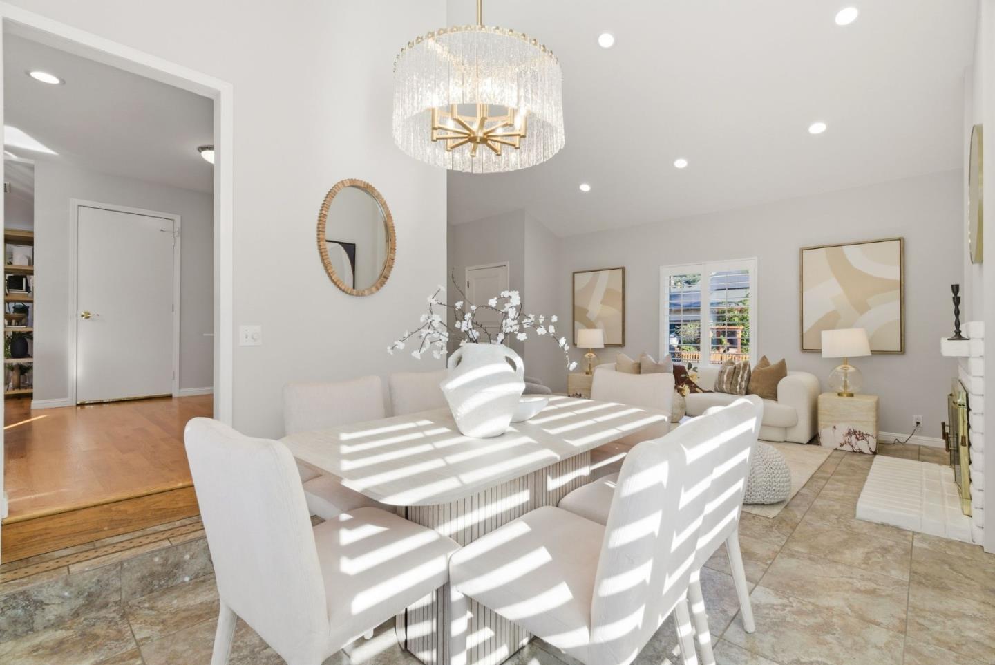 Detail Gallery Image 10 of 31 For 2530 Huerto, San Jose,  CA 95128 - 3 Beds | 2 Baths