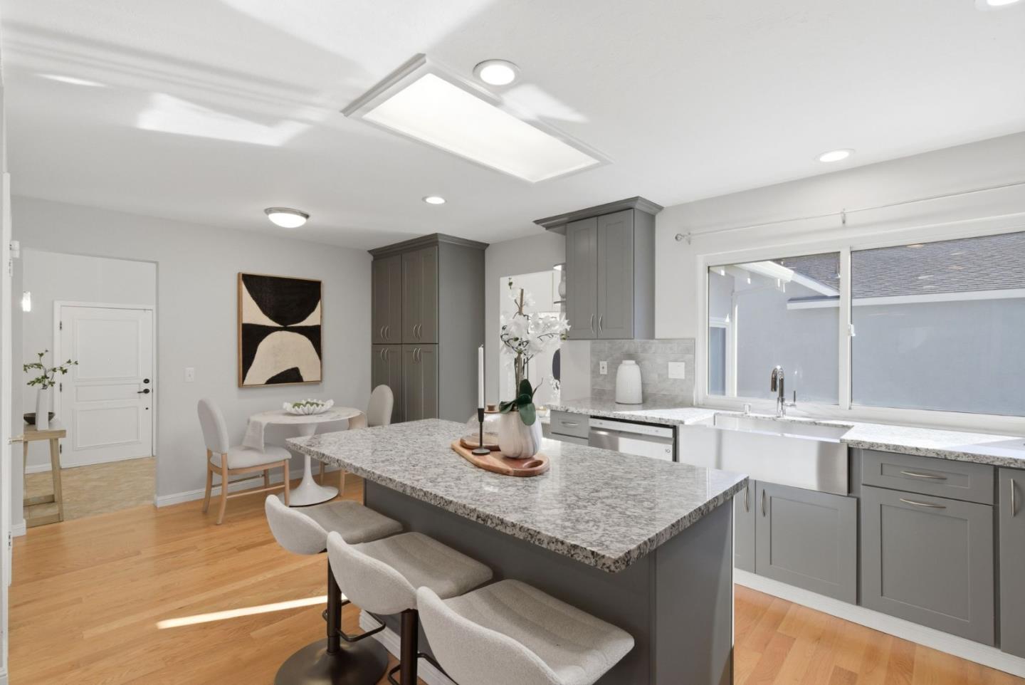 Detail Gallery Image 12 of 31 For 2530 Huerto, San Jose,  CA 95128 - 3 Beds | 2 Baths