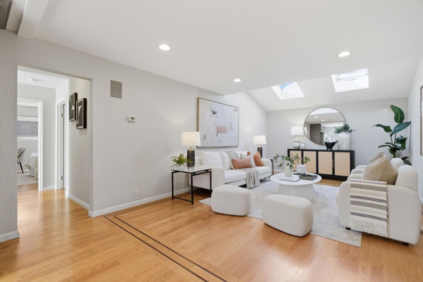 Detail Gallery Image 14 of 31 For 2530 Huerto, San Jose,  CA 95128 - 3 Beds | 2 Baths