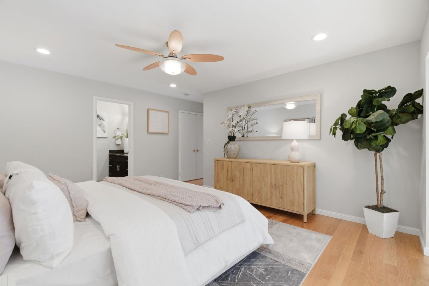 Detail Gallery Image 16 of 31 For 2530 Huerto, San Jose,  CA 95128 - 3 Beds | 2 Baths