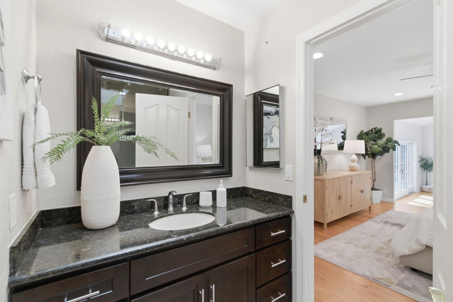 Detail Gallery Image 17 of 31 For 2530 Huerto, San Jose,  CA 95128 - 3 Beds | 2 Baths