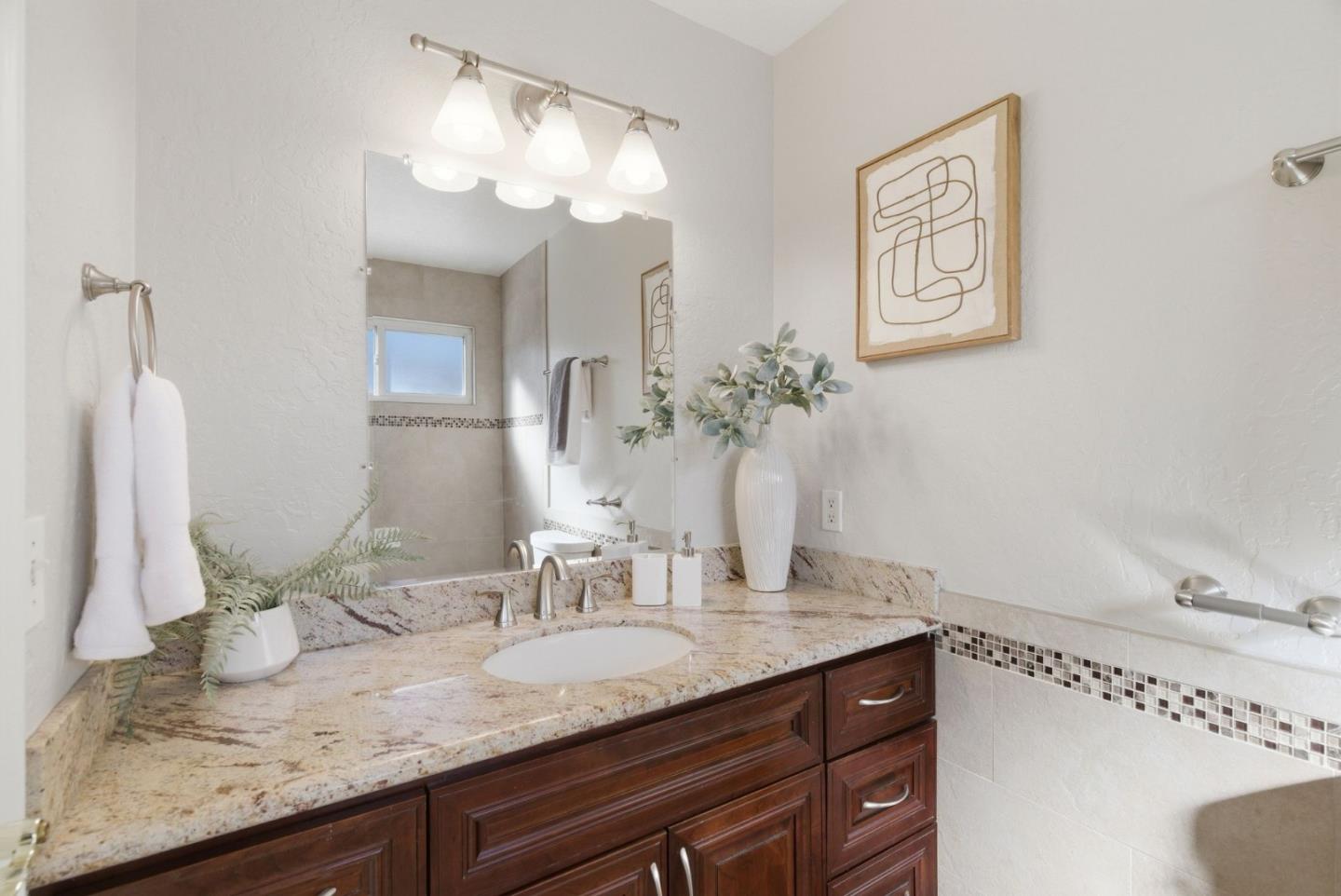 Detail Gallery Image 23 of 31 For 2530 Huerto, San Jose,  CA 95128 - 3 Beds | 2 Baths