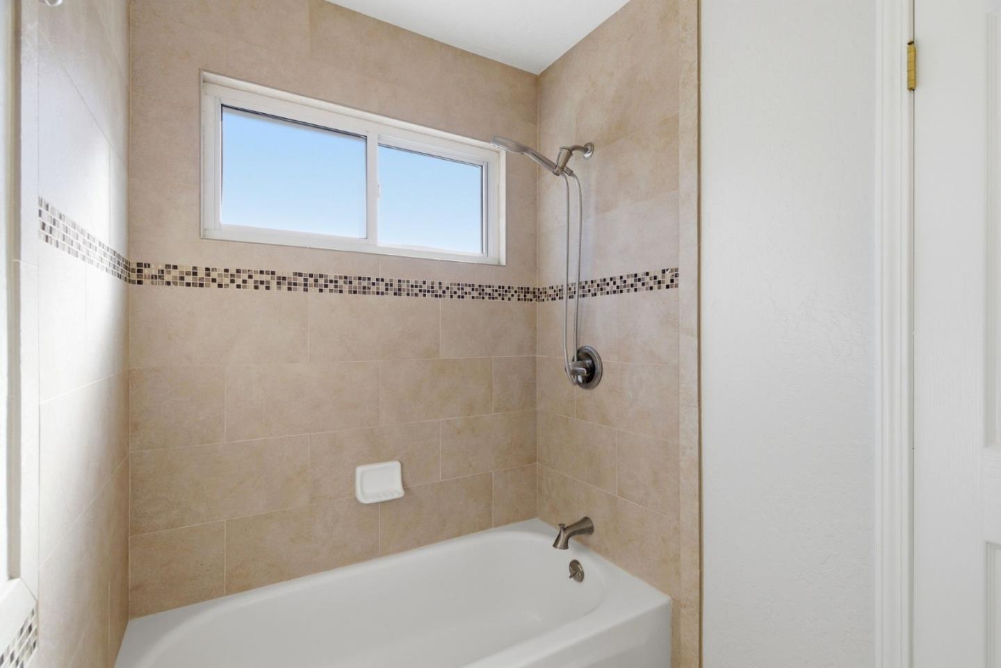 Detail Gallery Image 24 of 31 For 2530 Huerto, San Jose,  CA 95128 - 3 Beds | 2 Baths