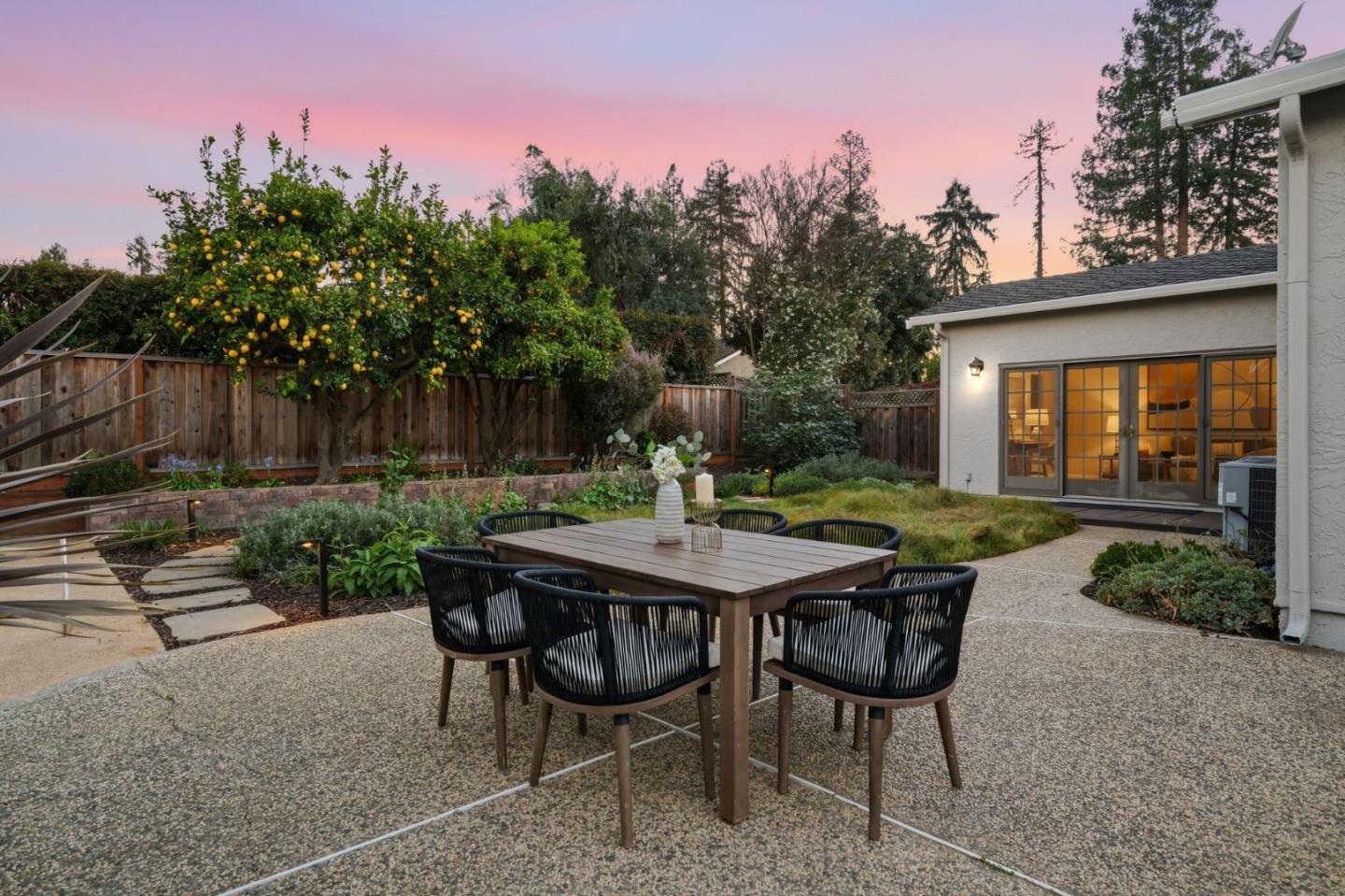 Detail Gallery Image 25 of 31 For 2530 Huerto, San Jose,  CA 95128 - 3 Beds | 2 Baths