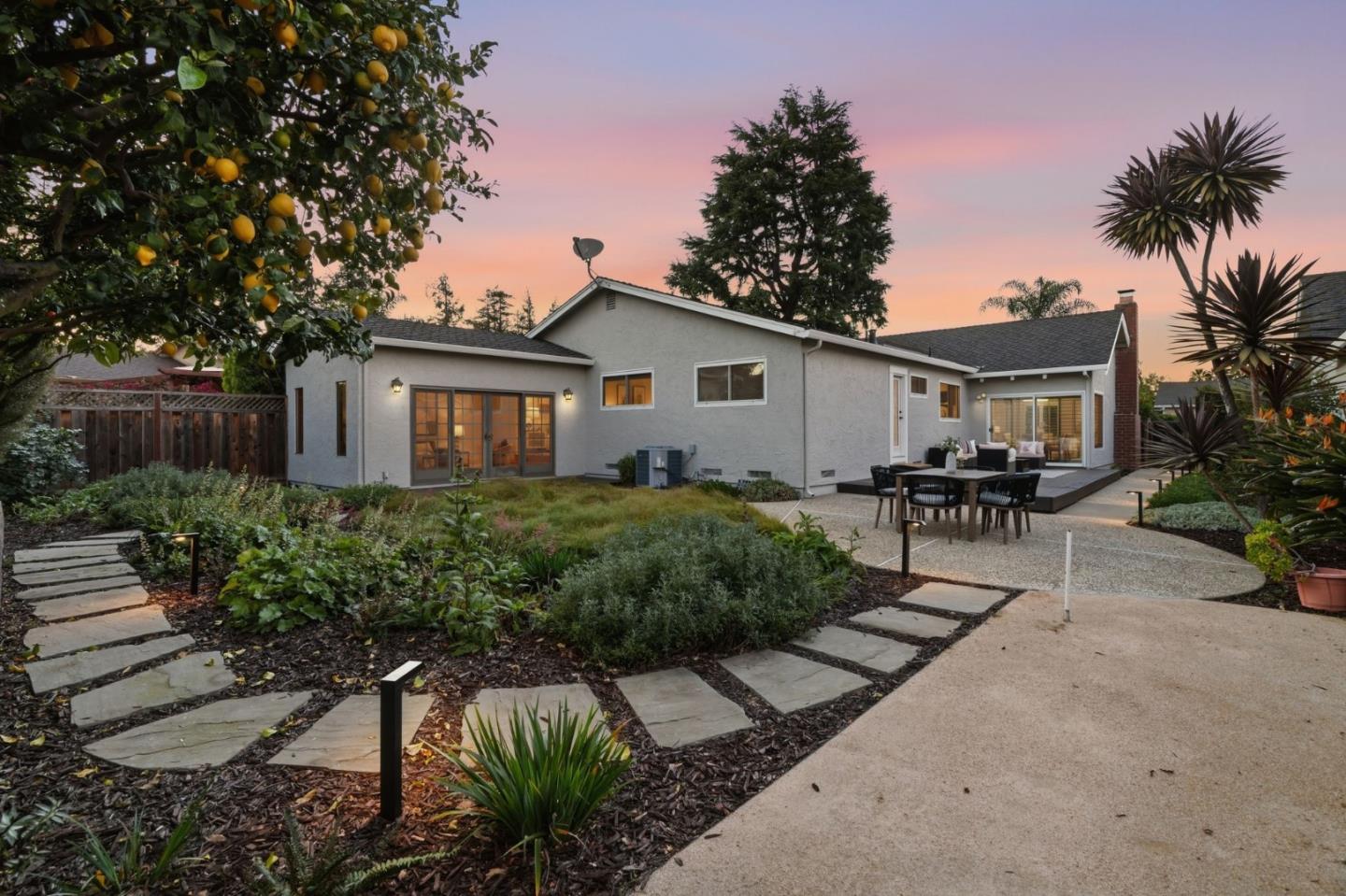 Detail Gallery Image 28 of 31 For 2530 Huerto, San Jose,  CA 95128 - 3 Beds | 2 Baths