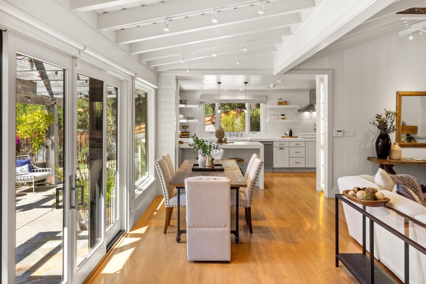 Detail Gallery Image 7 of 36 For 58 La Rancheria, Carmel Valley,  CA 93924 - 3 Beds | 3 Baths