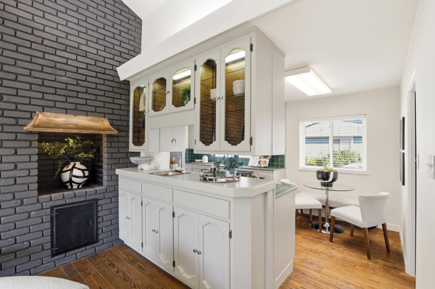 Detail Gallery Image 13 of 34 For 449 Santa Clara Ave, Redwood City,  CA 94061 - 3 Beds | 2/1 Baths