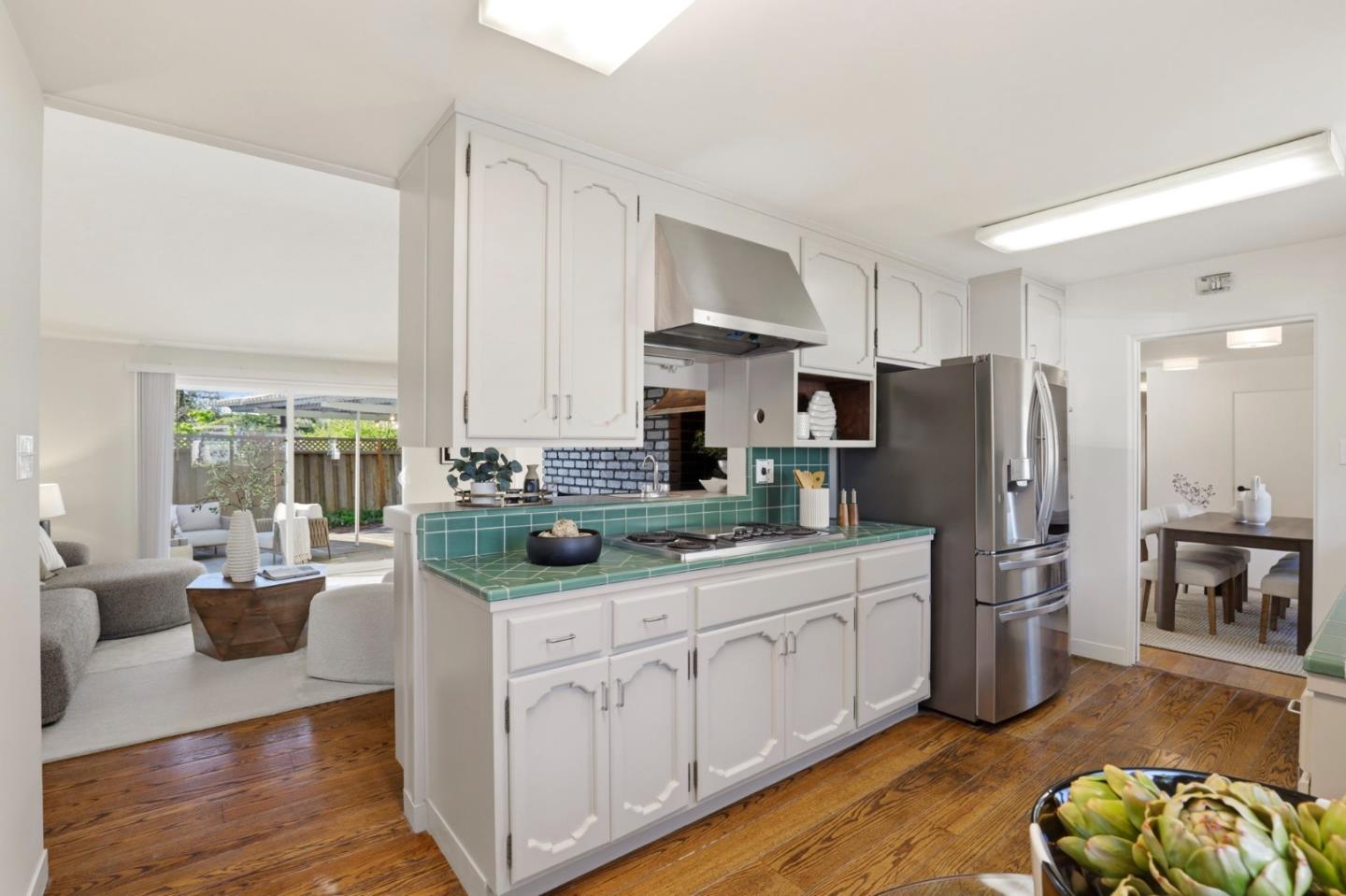 Detail Gallery Image 15 of 34 For 449 Santa Clara Ave, Redwood City,  CA 94061 - 3 Beds | 2/1 Baths