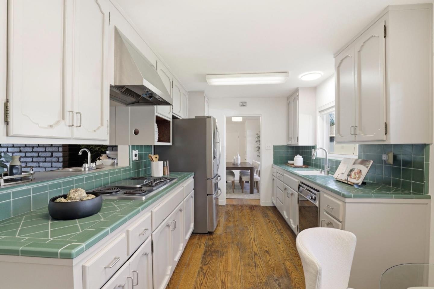 Detail Gallery Image 16 of 34 For 449 Santa Clara Ave, Redwood City,  CA 94061 - 3 Beds | 2/1 Baths