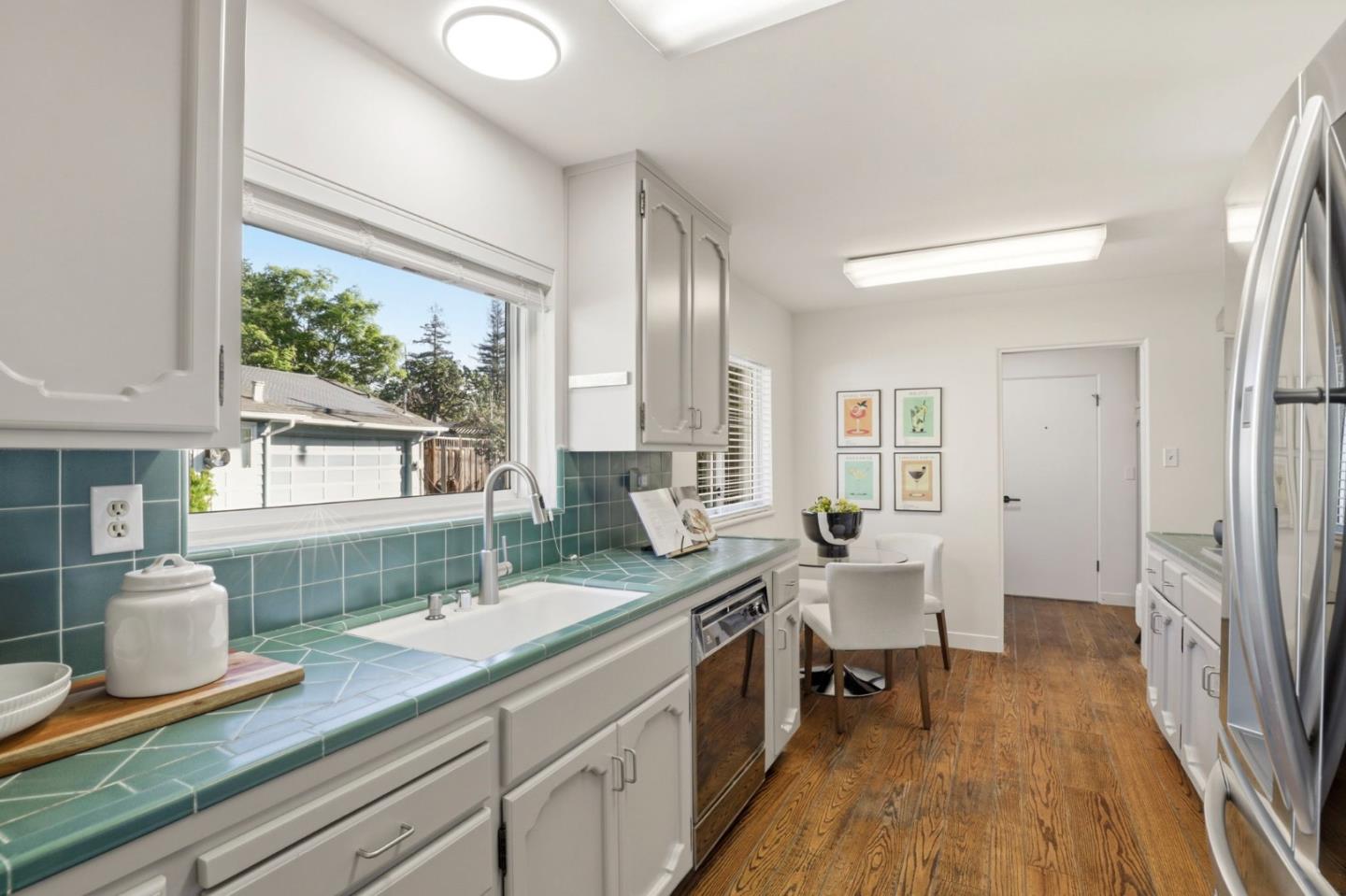 Detail Gallery Image 17 of 34 For 449 Santa Clara Ave, Redwood City,  CA 94061 - 3 Beds | 2/1 Baths