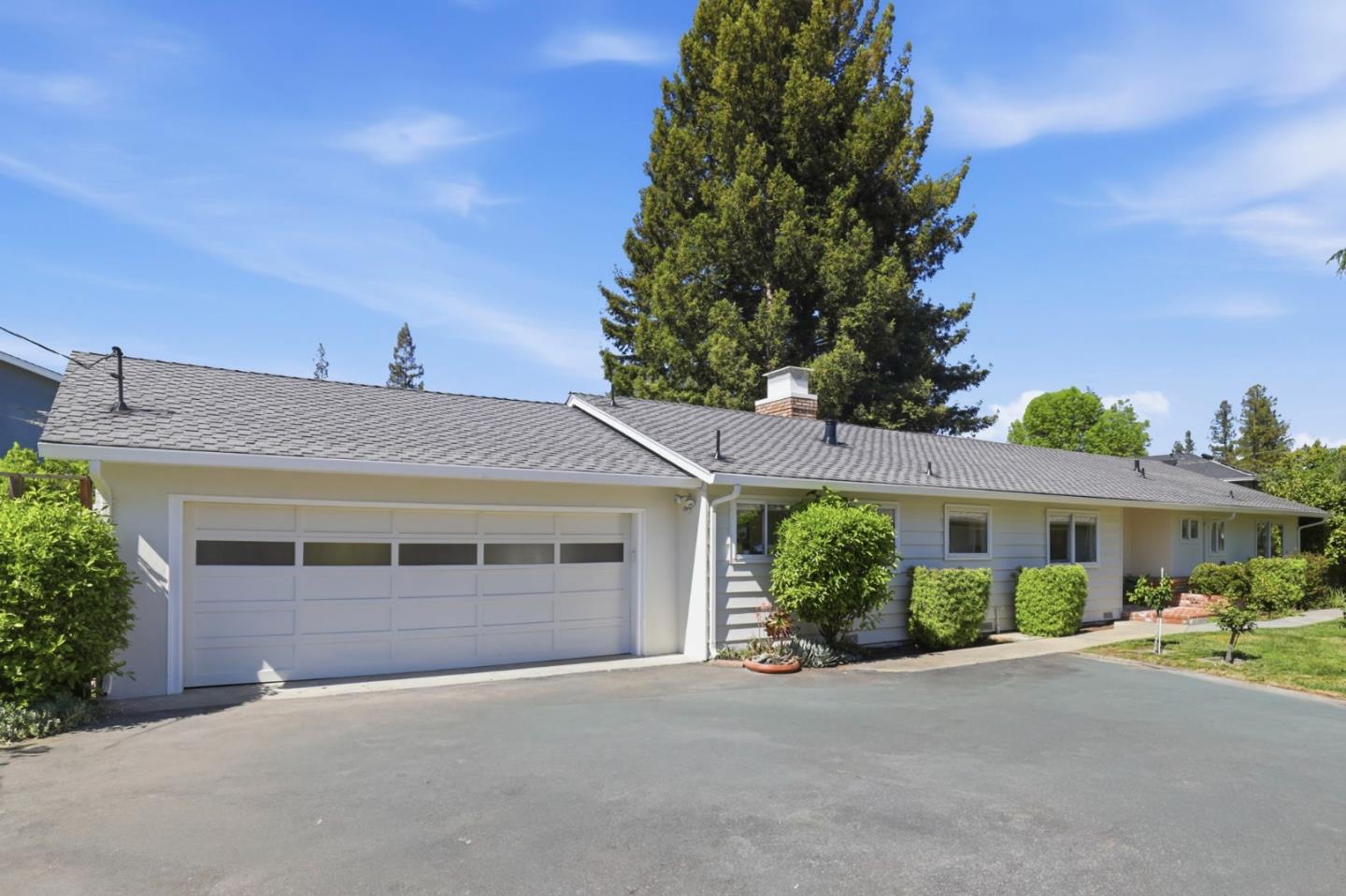 Detail Gallery Image 2 of 34 For 449 Santa Clara Ave, Redwood City,  CA 94061 - 3 Beds | 2/1 Baths