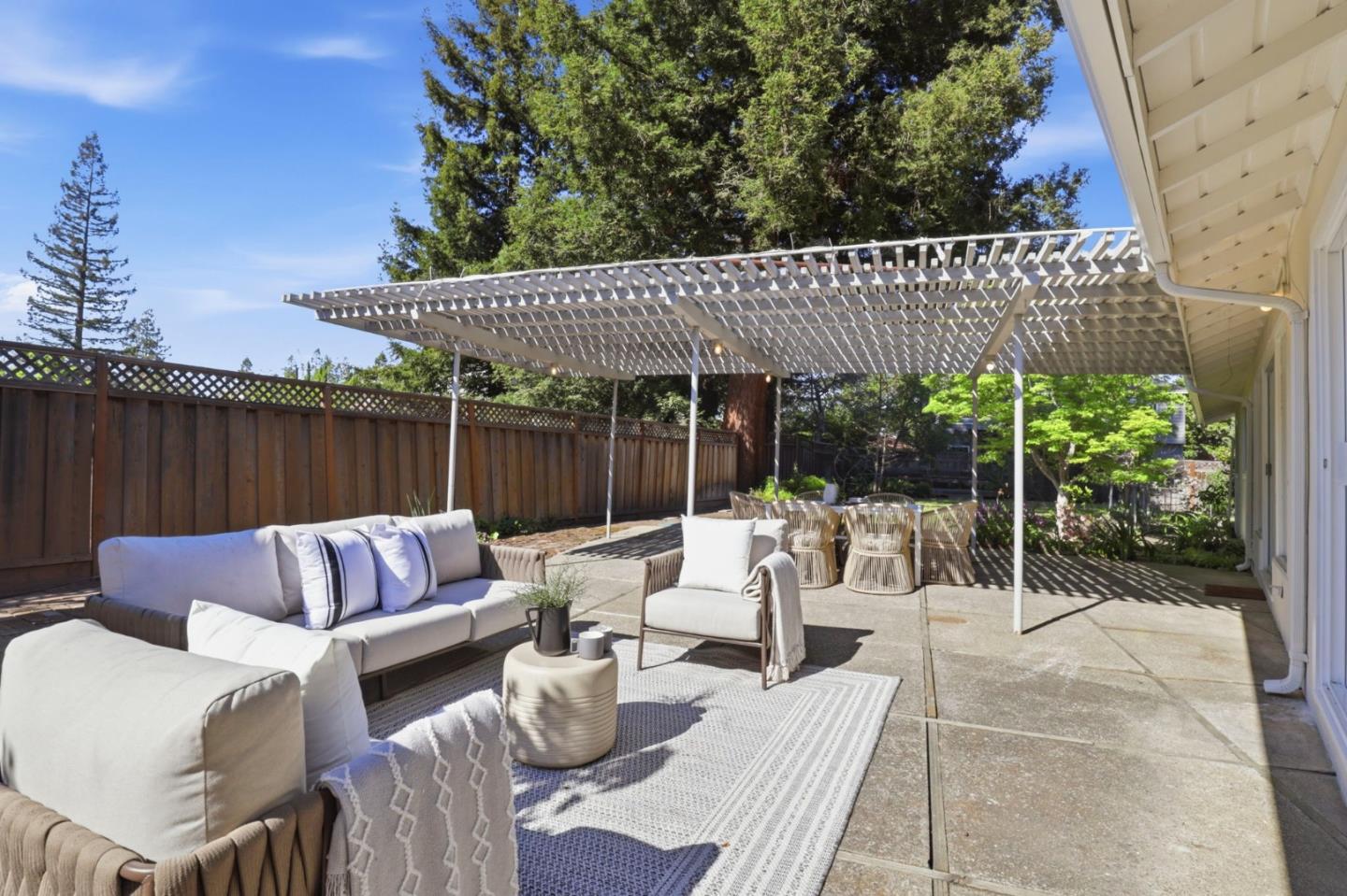 Detail Gallery Image 26 of 34 For 449 Santa Clara Ave, Redwood City,  CA 94061 - 3 Beds | 2/1 Baths