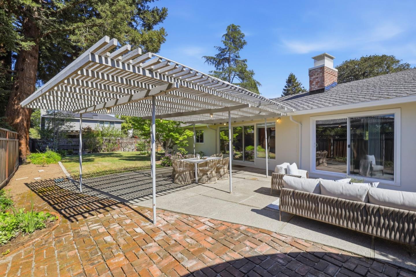 Detail Gallery Image 27 of 34 For 449 Santa Clara Ave, Redwood City,  CA 94061 - 3 Beds | 2/1 Baths