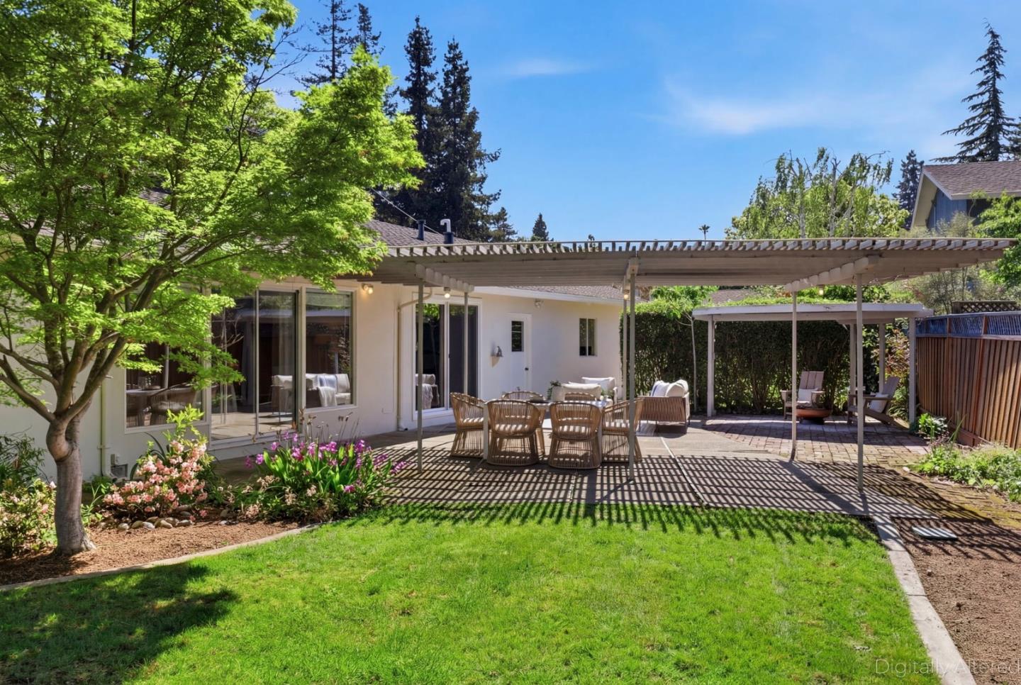 Detail Gallery Image 28 of 34 For 449 Santa Clara Ave, Redwood City,  CA 94061 - 3 Beds | 2/1 Baths