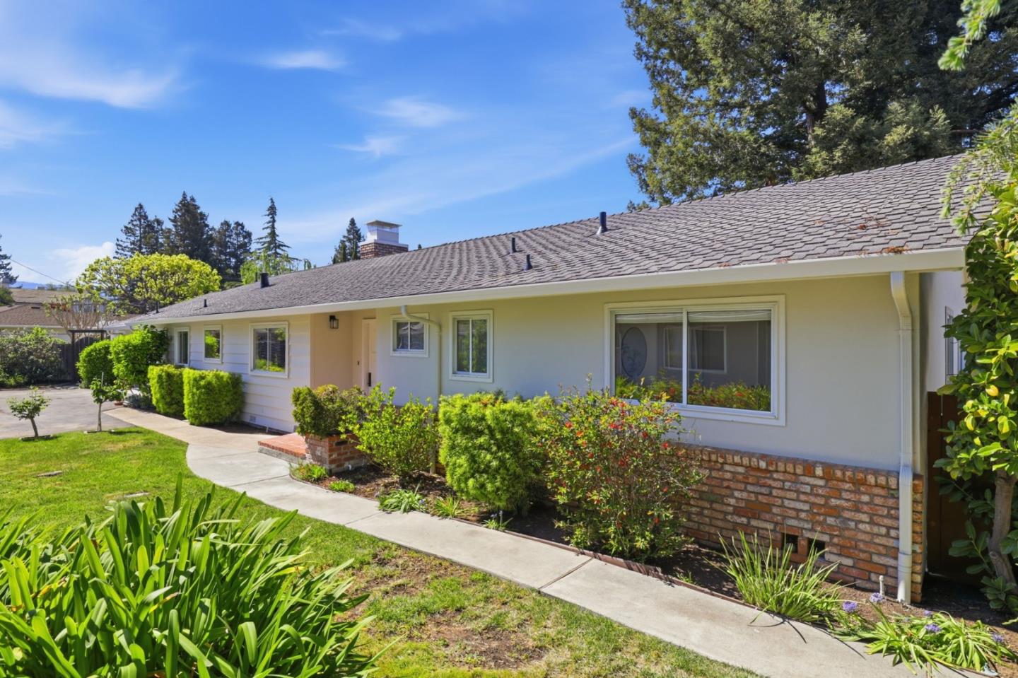 Detail Gallery Image 4 of 34 For 449 Santa Clara Ave, Redwood City,  CA 94061 - 3 Beds | 2/1 Baths