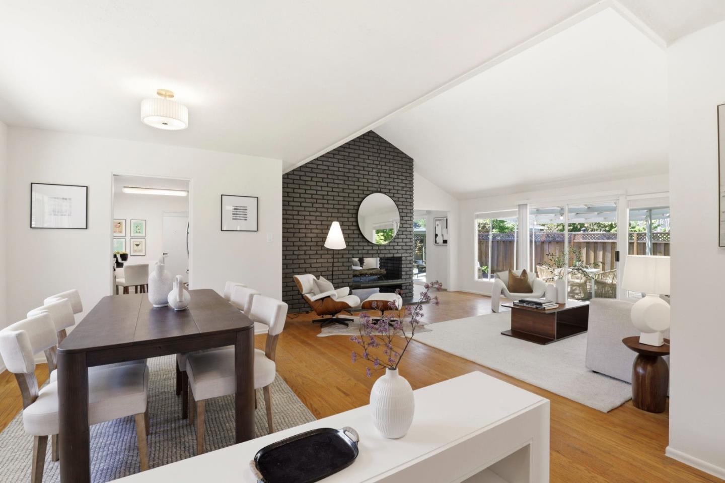 Detail Gallery Image 6 of 34 For 449 Santa Clara Ave, Redwood City,  CA 94061 - 3 Beds | 2/1 Baths