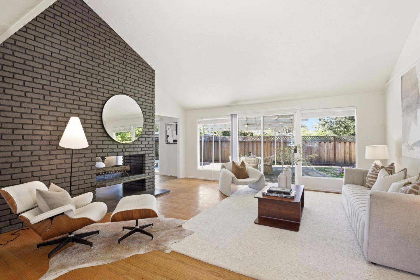 Detail Gallery Image 7 of 34 For 449 Santa Clara Ave, Redwood City,  CA 94061 - 3 Beds | 2/1 Baths