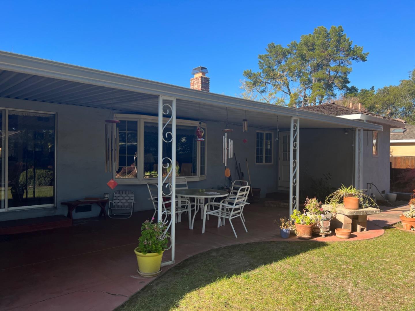 Detail Gallery Image 5 of 16 For 493 Casita Way, Los Altos,  CA 94022 - 3 Beds | 2 Baths