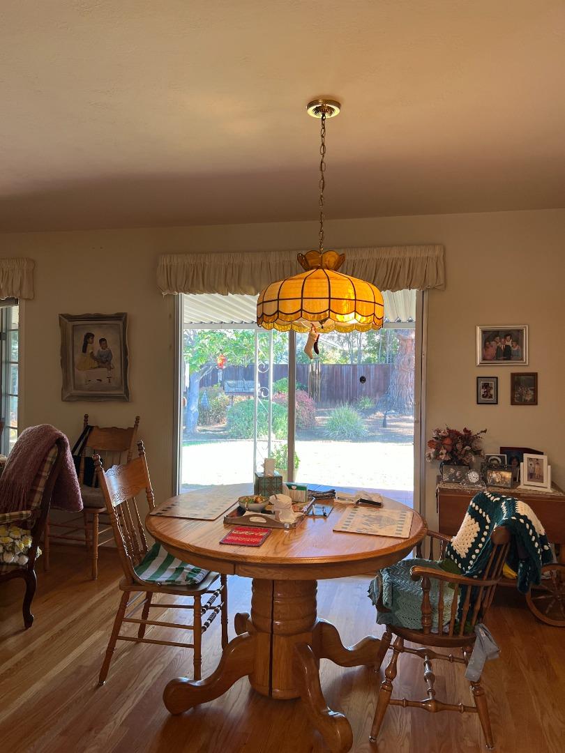 Detail Gallery Image 9 of 16 For 493 Casita Way, Los Altos,  CA 94022 - 3 Beds | 2 Baths