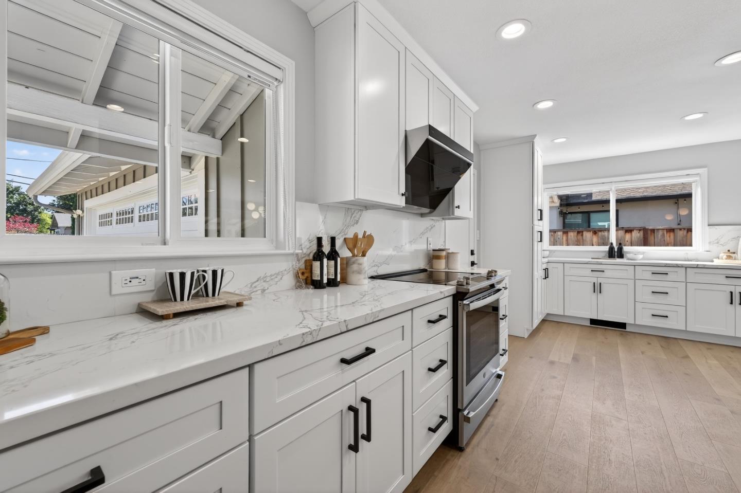 Detail Gallery Image 4 of 43 For 4533 Doyle Rd, San Jose,  CA 95129 - 3 Beds | 2 Baths