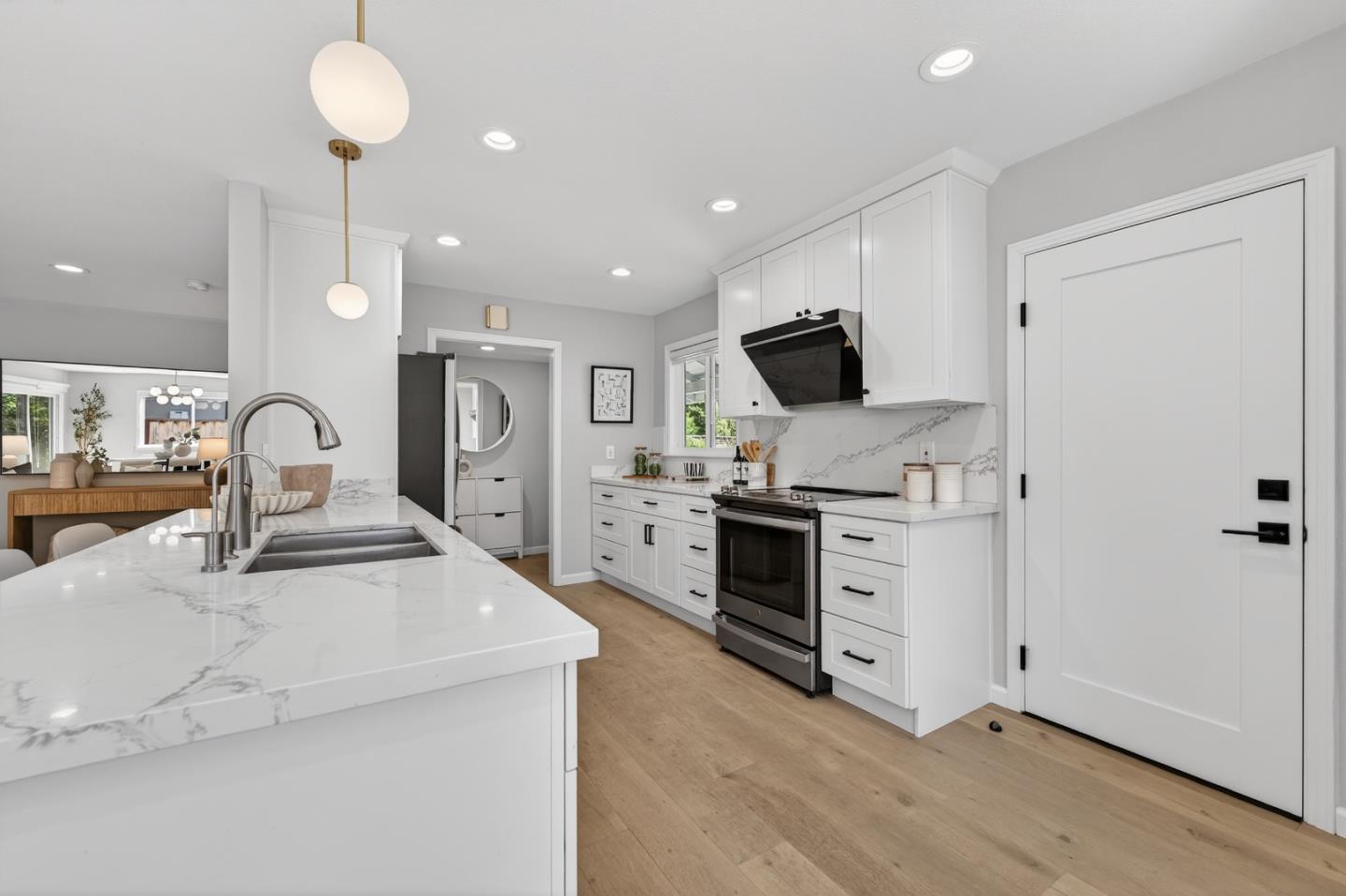 Detail Gallery Image 6 of 43 For 4533 Doyle Rd, San Jose,  CA 95129 - 3 Beds | 2 Baths