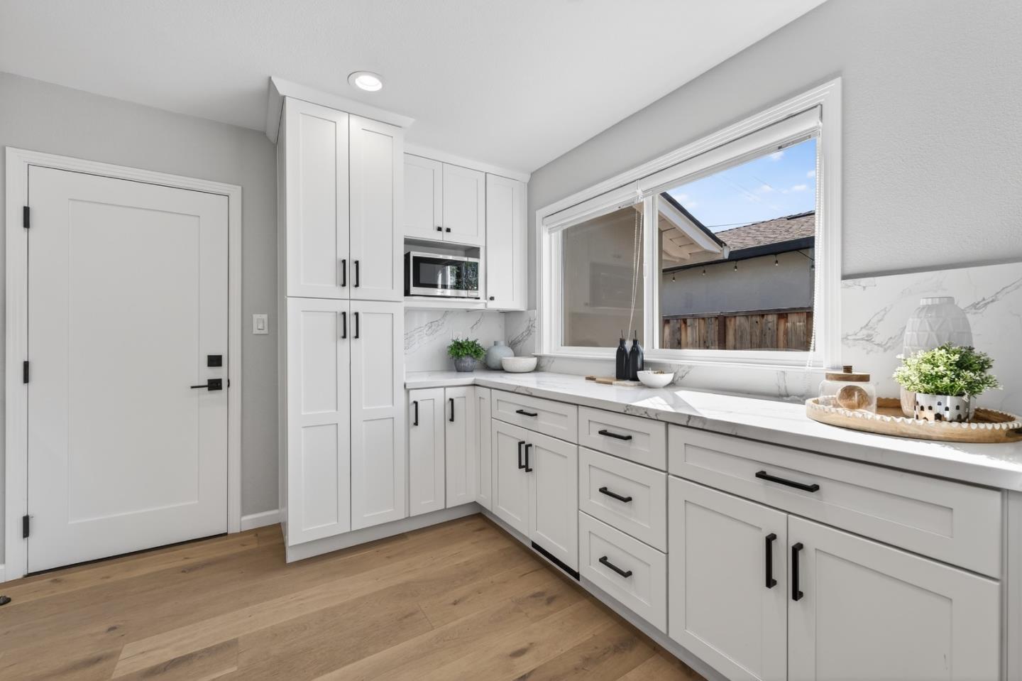 Detail Gallery Image 7 of 43 For 4533 Doyle Rd, San Jose,  CA 95129 - 3 Beds | 2 Baths