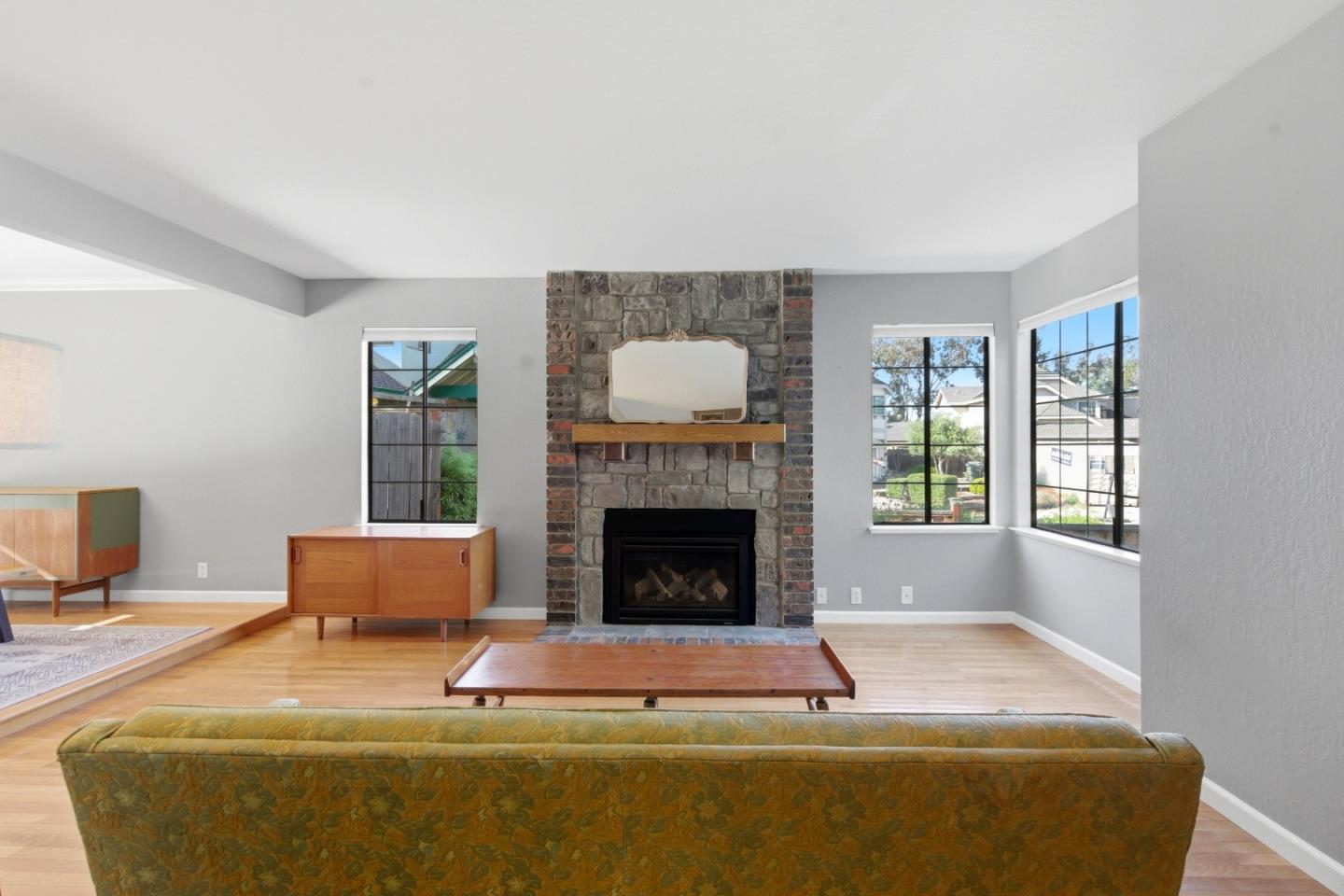 Detail Gallery Image 10 of 47 For 90 Lang Ct, San Juan Bautista,  CA 95045 - 4 Beds | 2/1 Baths