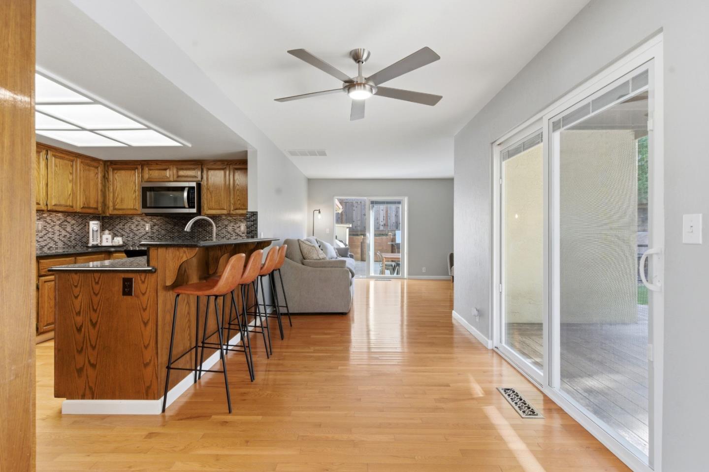 Detail Gallery Image 13 of 47 For 90 Lang Ct, San Juan Bautista,  CA 95045 - 4 Beds | 2/1 Baths