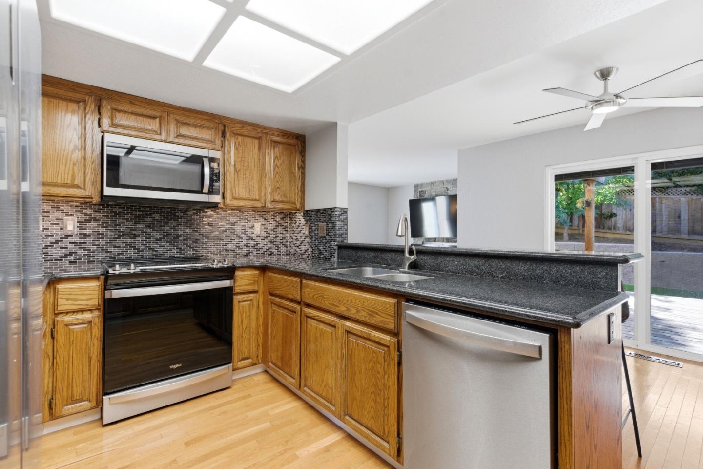 Detail Gallery Image 15 of 47 For 90 Lang Ct, San Juan Bautista,  CA 95045 - 4 Beds | 2/1 Baths