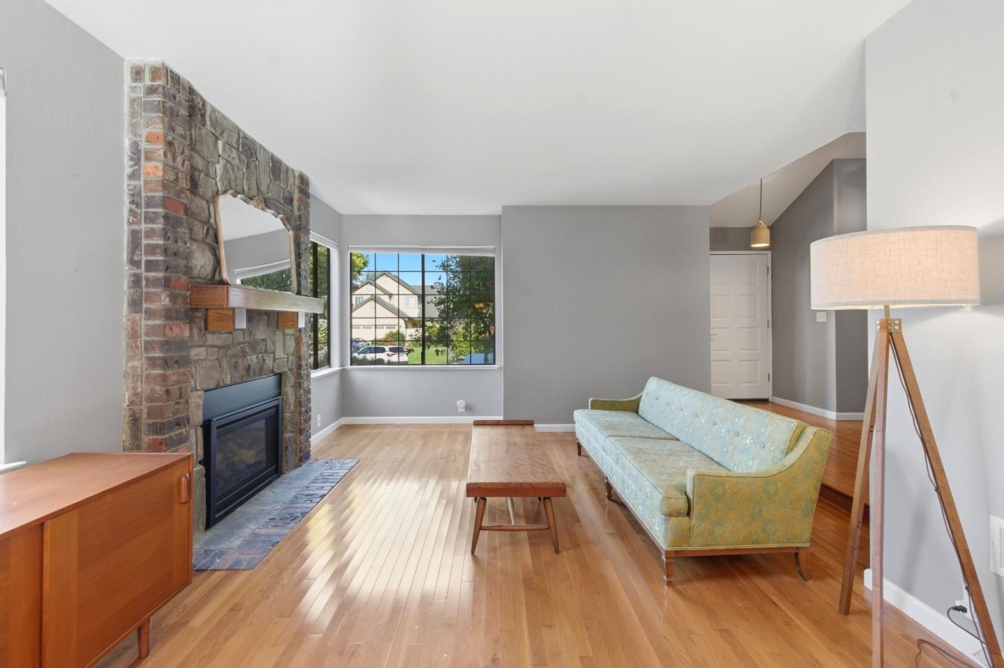 Detail Gallery Image 9 of 47 For 90 Lang Ct, San Juan Bautista,  CA 95045 - 4 Beds | 2/1 Baths