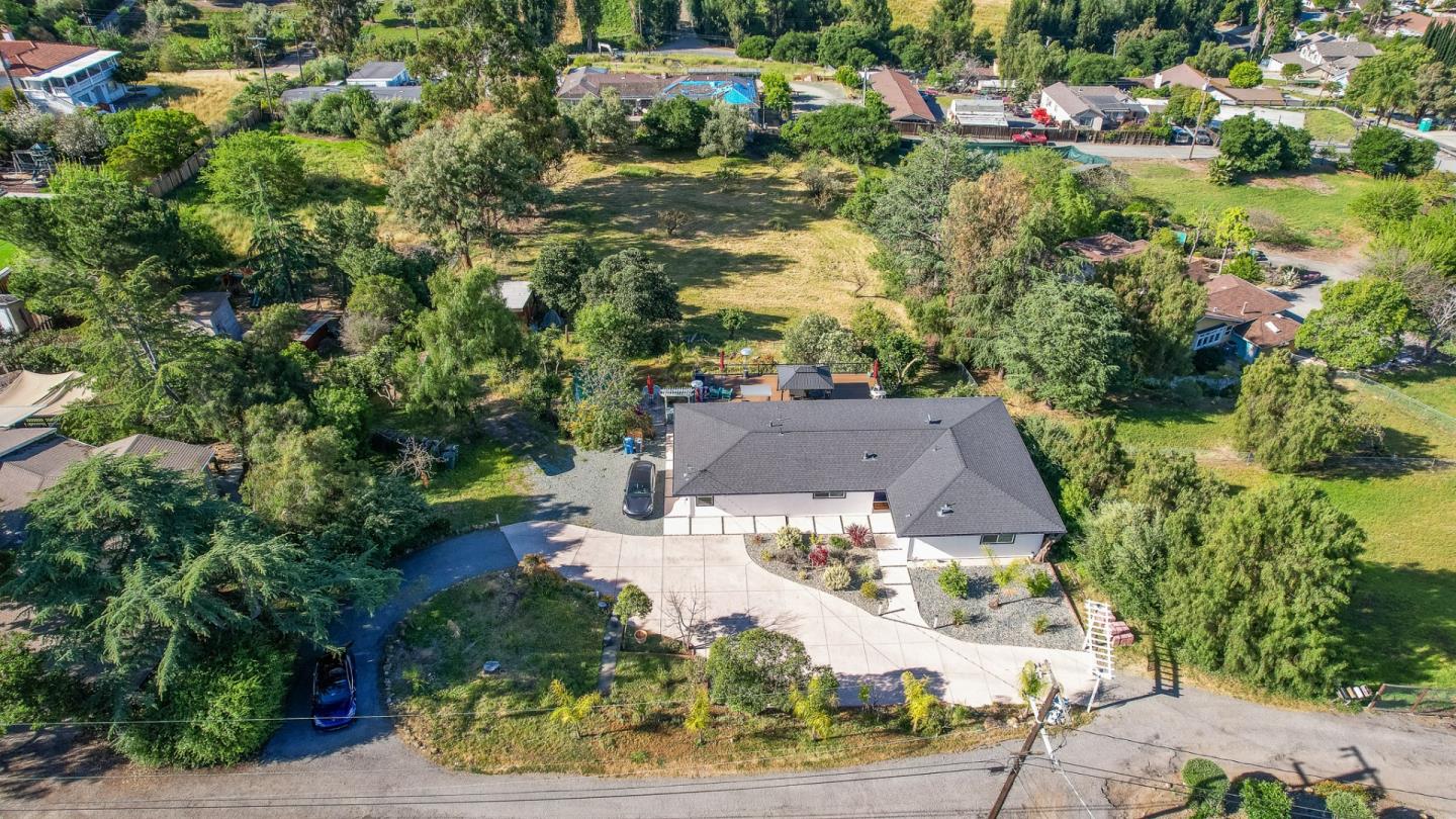 Detail Gallery Image 7 of 58 For 2125 Mangin Way, San Jose,  CA 95148 - 4 Beds | 2 Baths