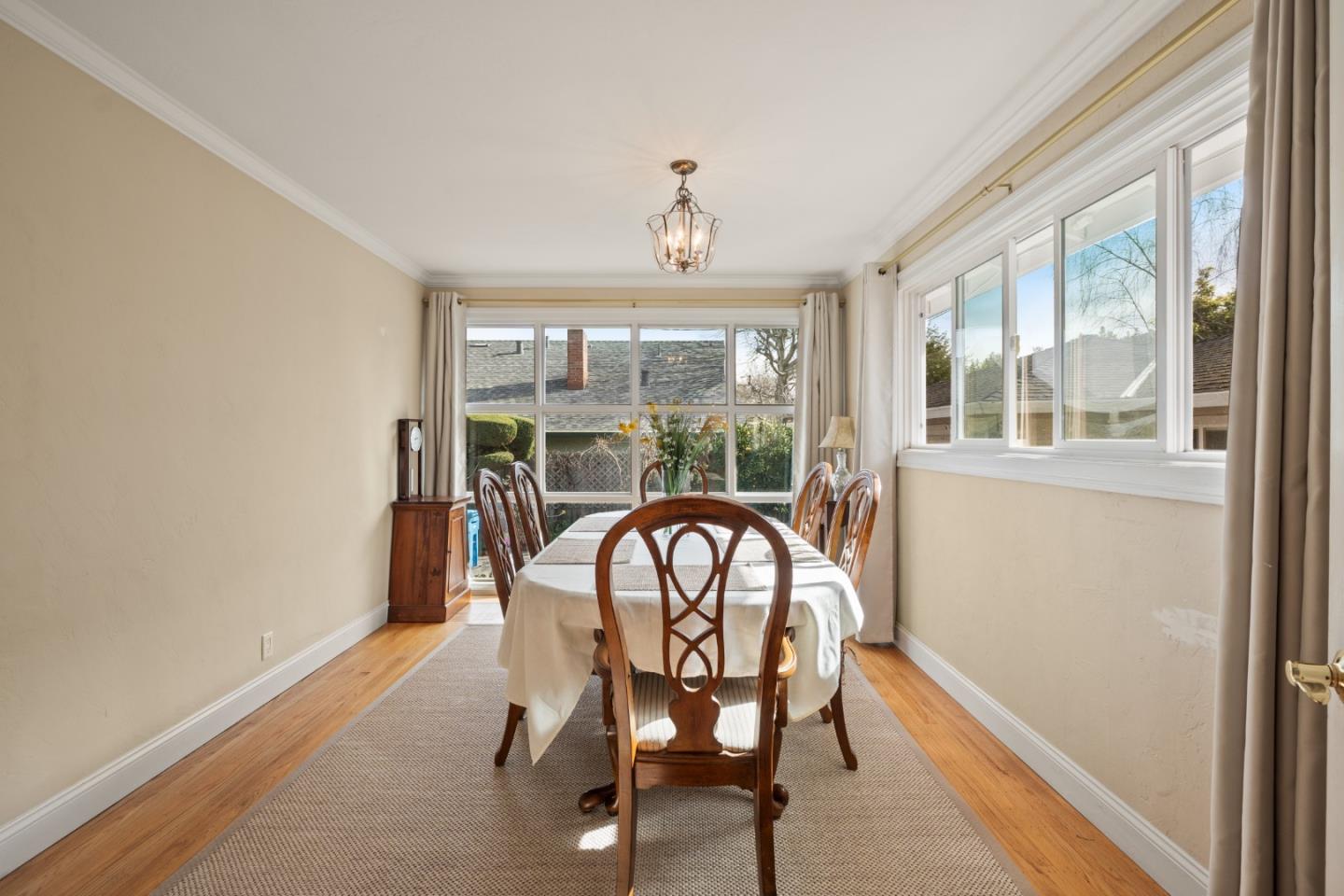 Detail Gallery Image 15 of 28 For 2725 Belmont Canyon, Belmont,  CA 94002 - 4 Beds | 3/1 Baths