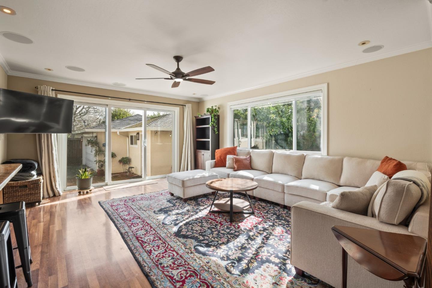 Detail Gallery Image 17 of 28 For 2725 Belmont Canyon, Belmont,  CA 94002 - 4 Beds | 3/1 Baths