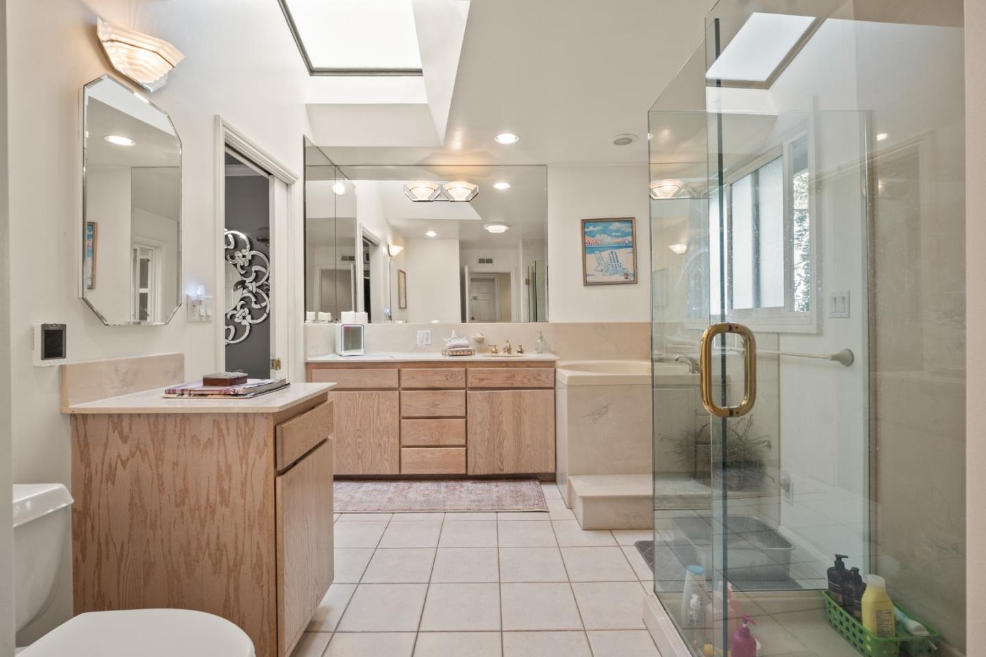 Detail Gallery Image 20 of 28 For 2725 Belmont Canyon, Belmont,  CA 94002 - 4 Beds | 3/1 Baths