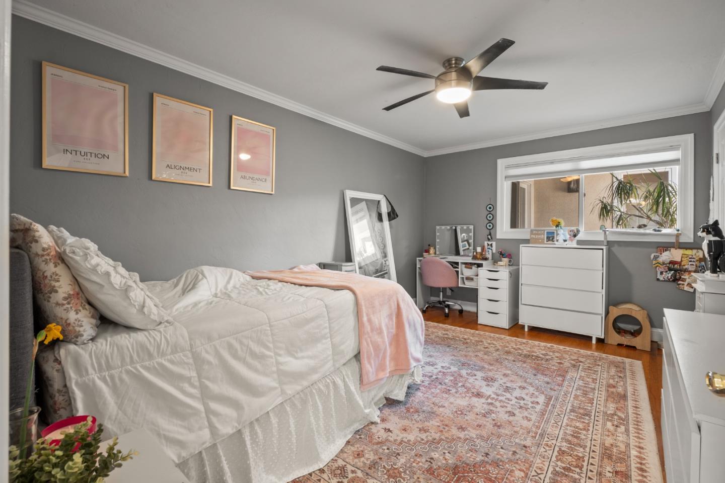 Detail Gallery Image 22 of 28 For 2725 Belmont Canyon, Belmont,  CA 94002 - 4 Beds | 3/1 Baths