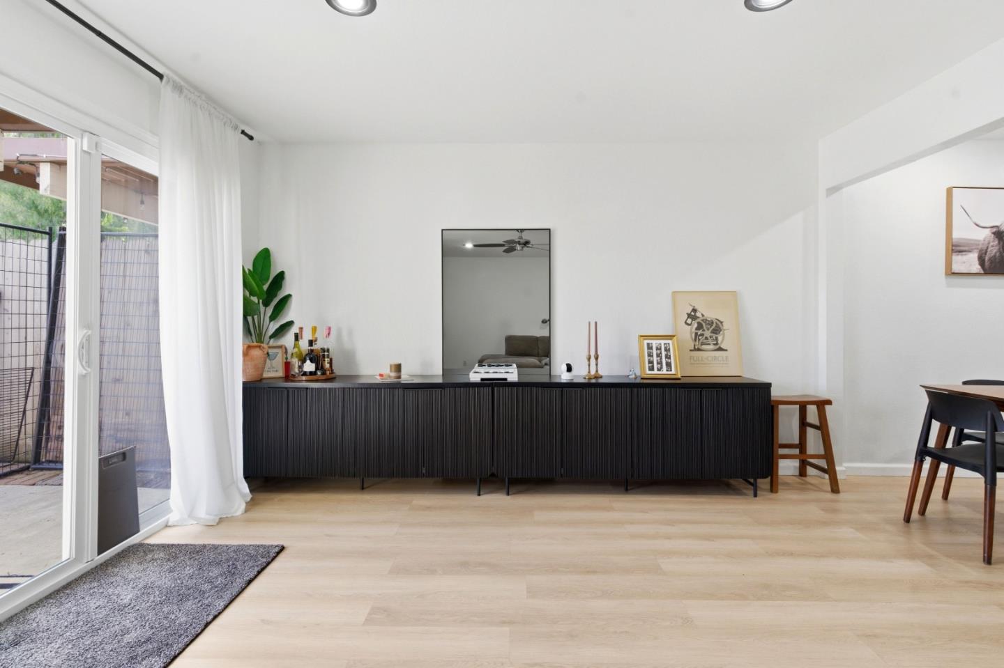 Detail Gallery Image 11 of 29 For 45 Villa Pacheco Ct, Hollister,  CA 95023 - 3 Beds | 2/1 Baths