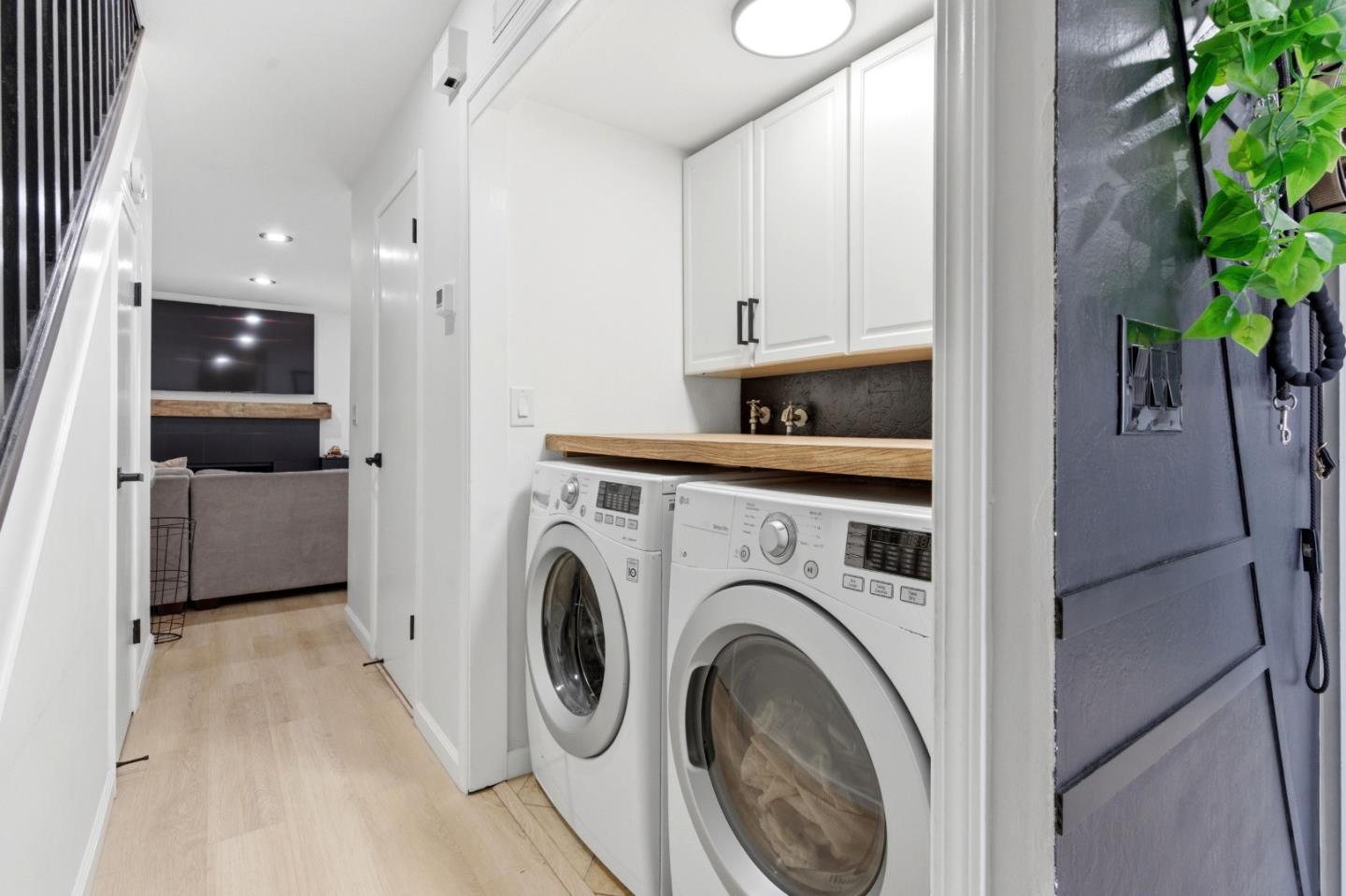 Detail Gallery Image 16 of 29 For 45 Villa Pacheco Ct, Hollister,  CA 95023 - 3 Beds | 2/1 Baths