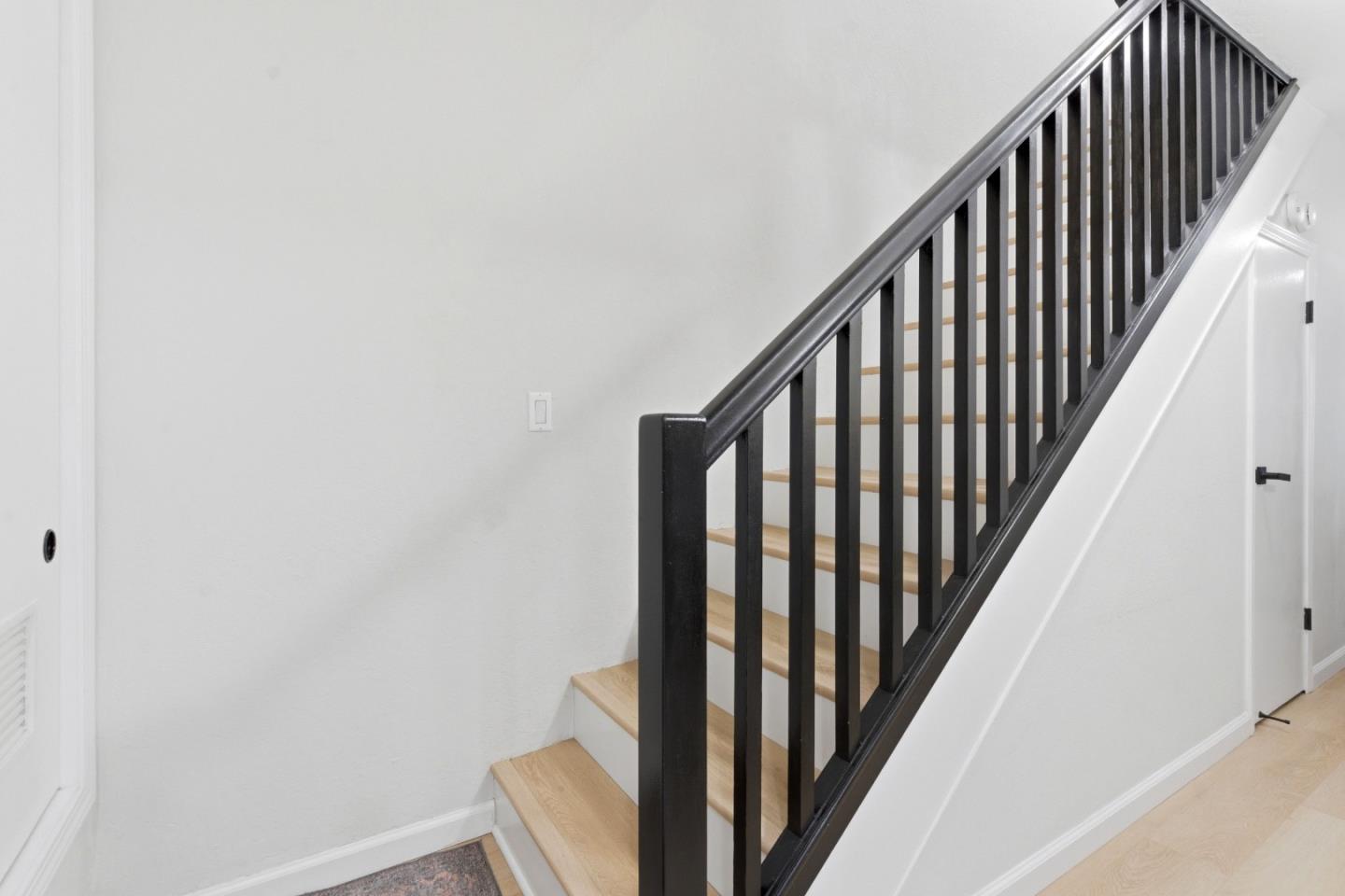 Detail Gallery Image 18 of 29 For 45 Villa Pacheco Ct, Hollister,  CA 95023 - 3 Beds | 2/1 Baths