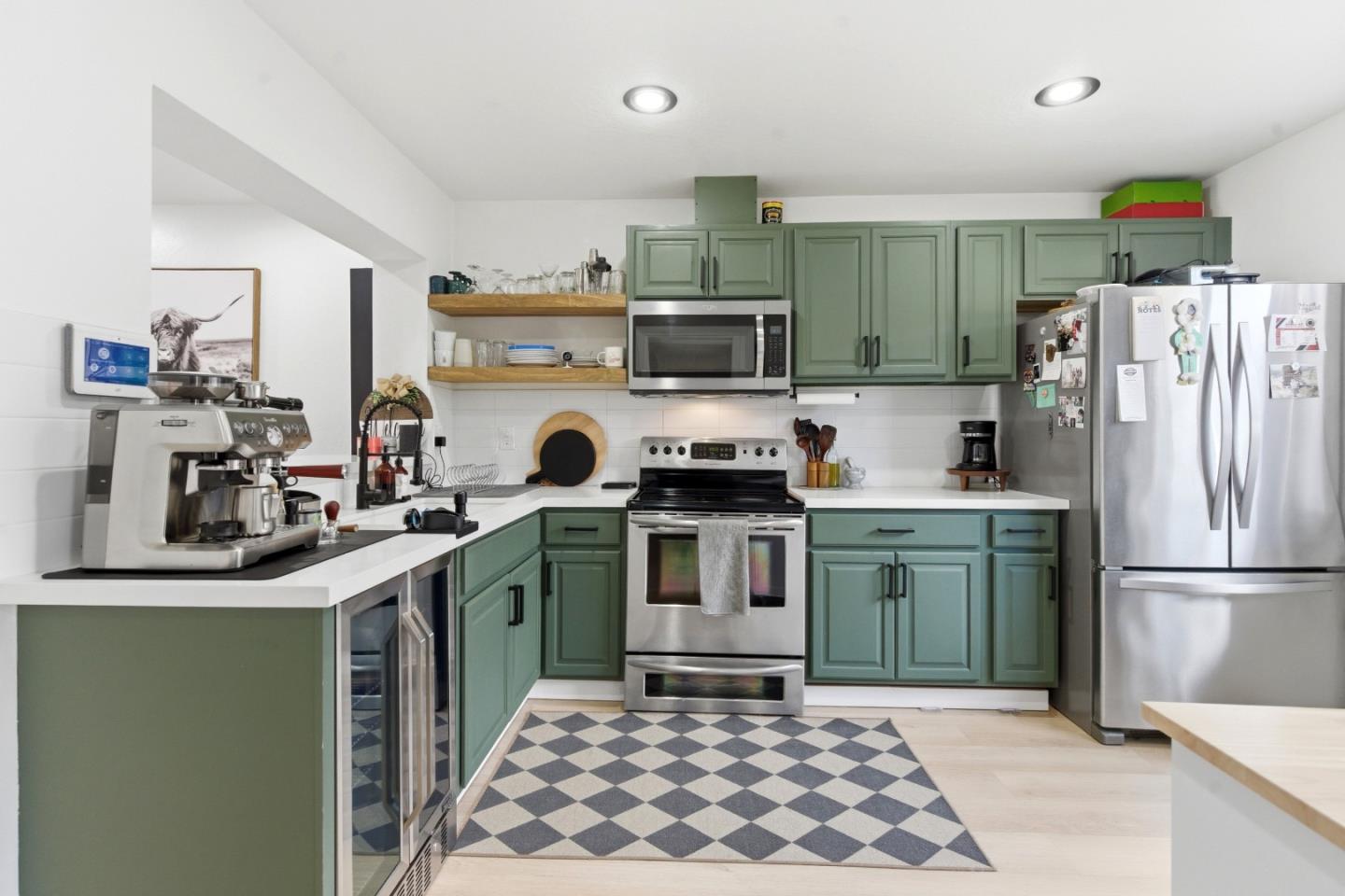 Detail Gallery Image 4 of 29 For 45 Villa Pacheco Ct, Hollister,  CA 95023 - 3 Beds | 2/1 Baths