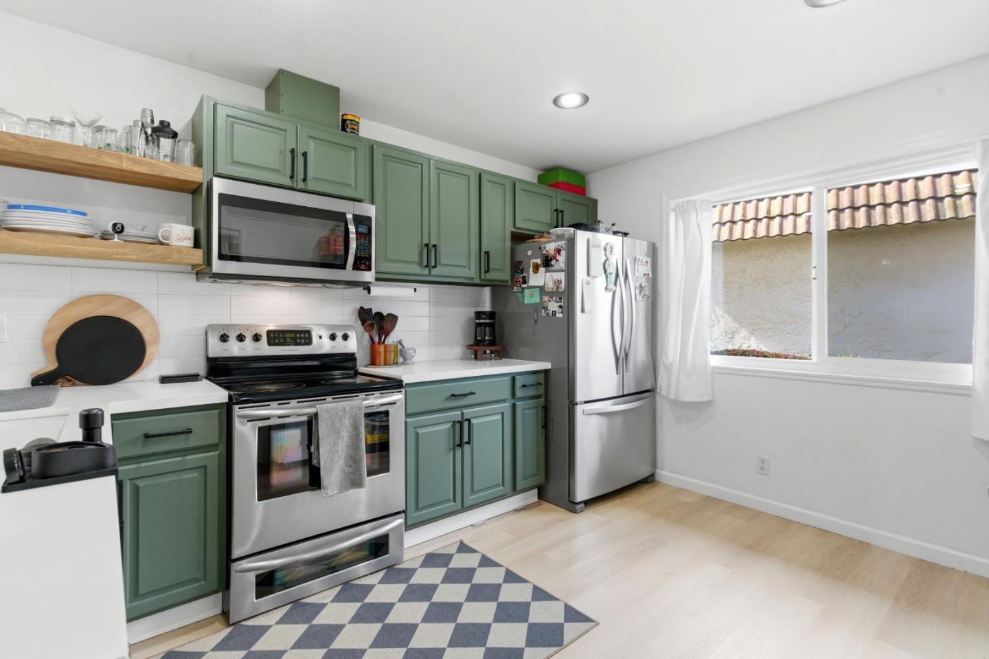 Detail Gallery Image 5 of 29 For 45 Villa Pacheco Ct, Hollister,  CA 95023 - 3 Beds | 2/1 Baths