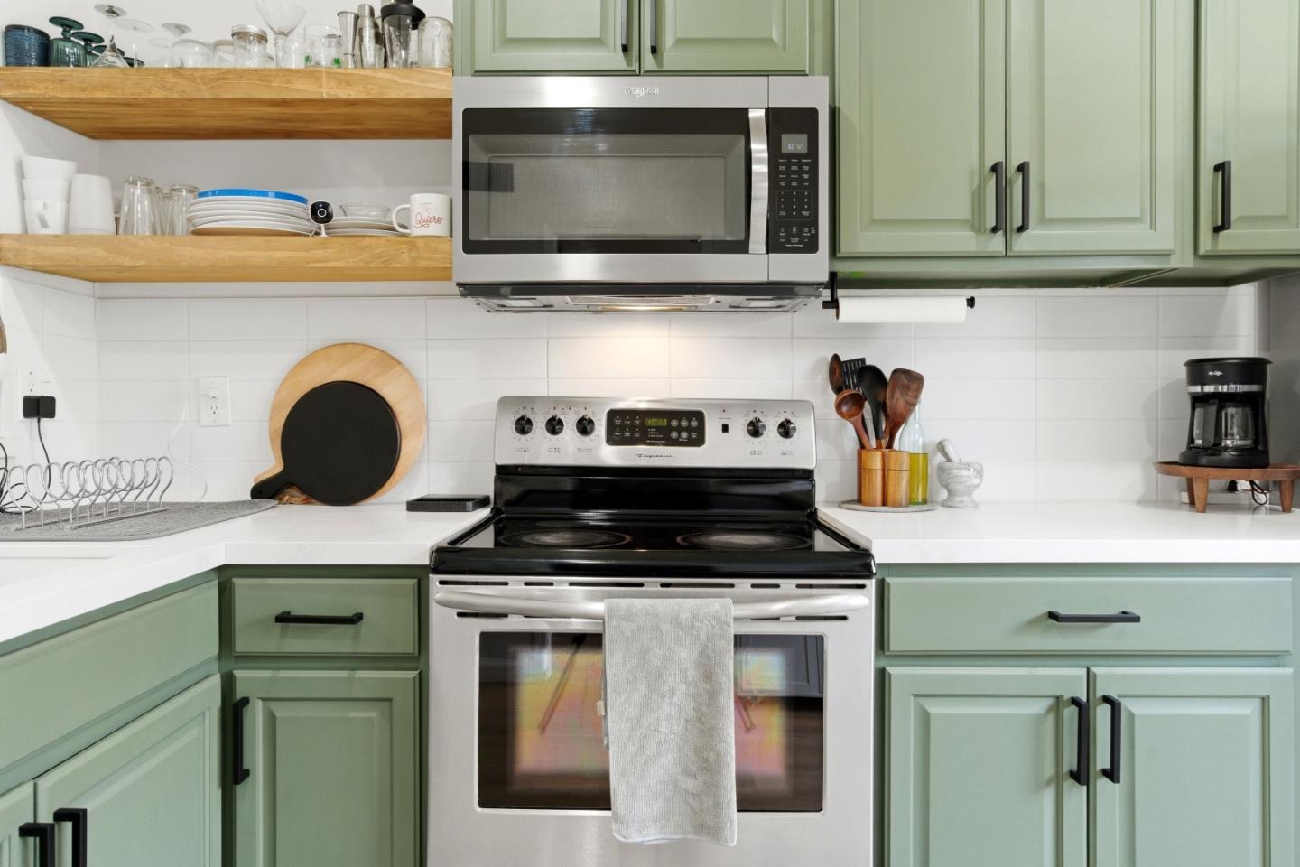 Detail Gallery Image 7 of 29 For 45 Villa Pacheco Ct, Hollister,  CA 95023 - 3 Beds | 2/1 Baths