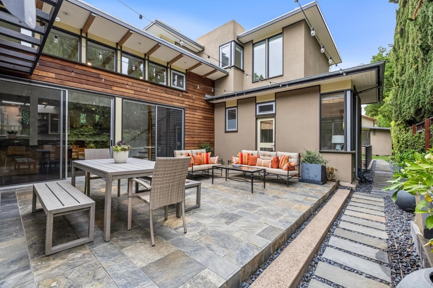 Detail Gallery Image 11 of 54 For 839 Melville Ave, Palo Alto,  CA 94301 - 6 Beds | 4 Baths