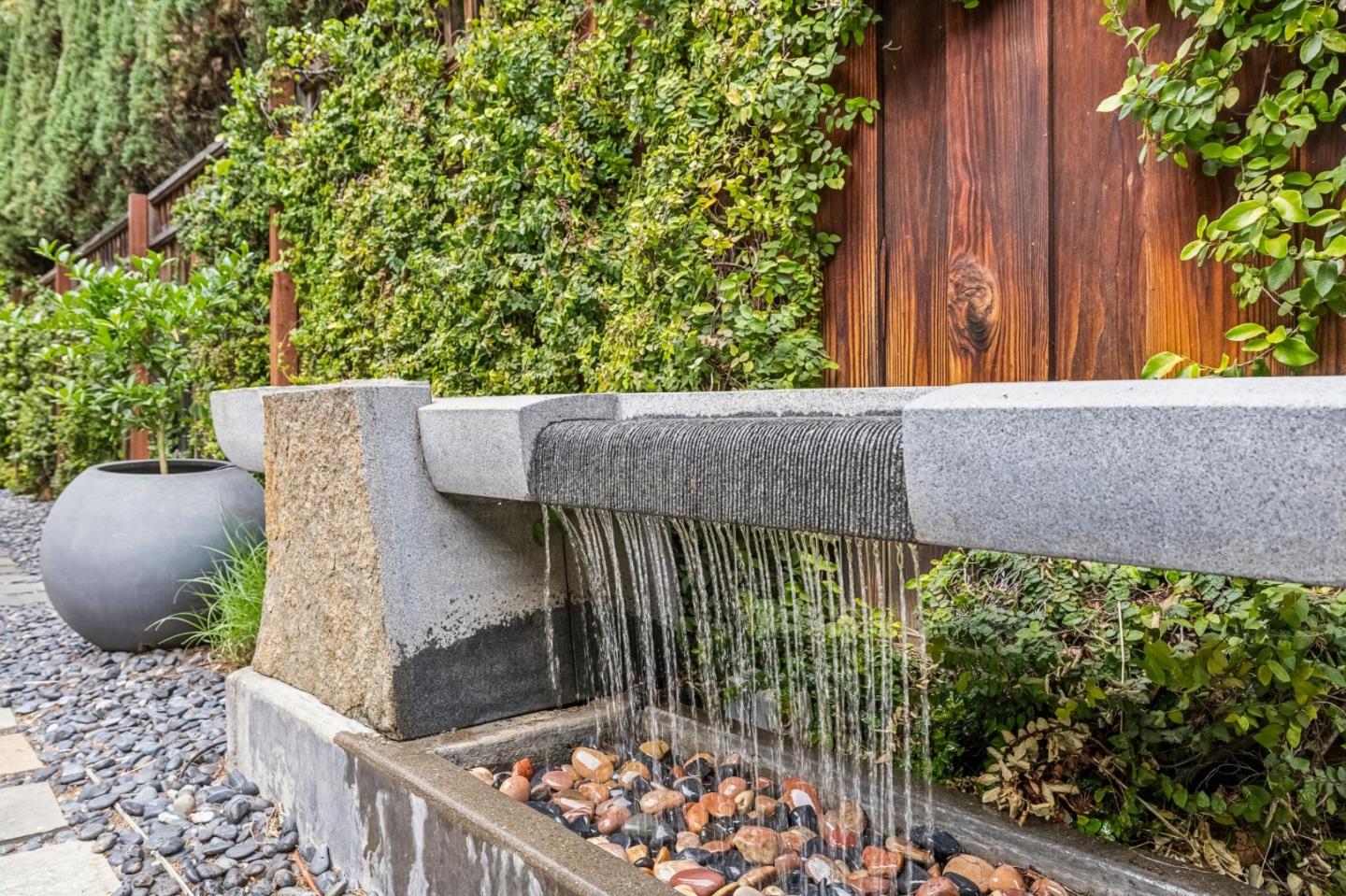 Detail Gallery Image 12 of 54 For 839 Melville Ave, Palo Alto,  CA 94301 - 6 Beds | 4 Baths