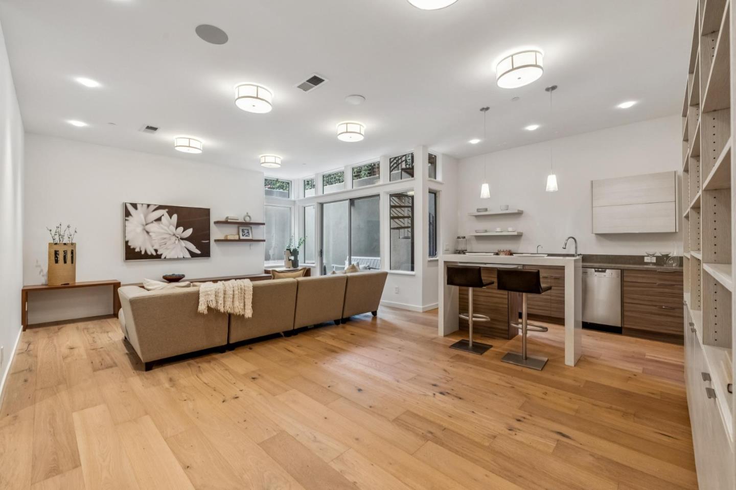 Detail Gallery Image 33 of 54 For 839 Melville Ave, Palo Alto,  CA 94301 - 6 Beds | 4 Baths